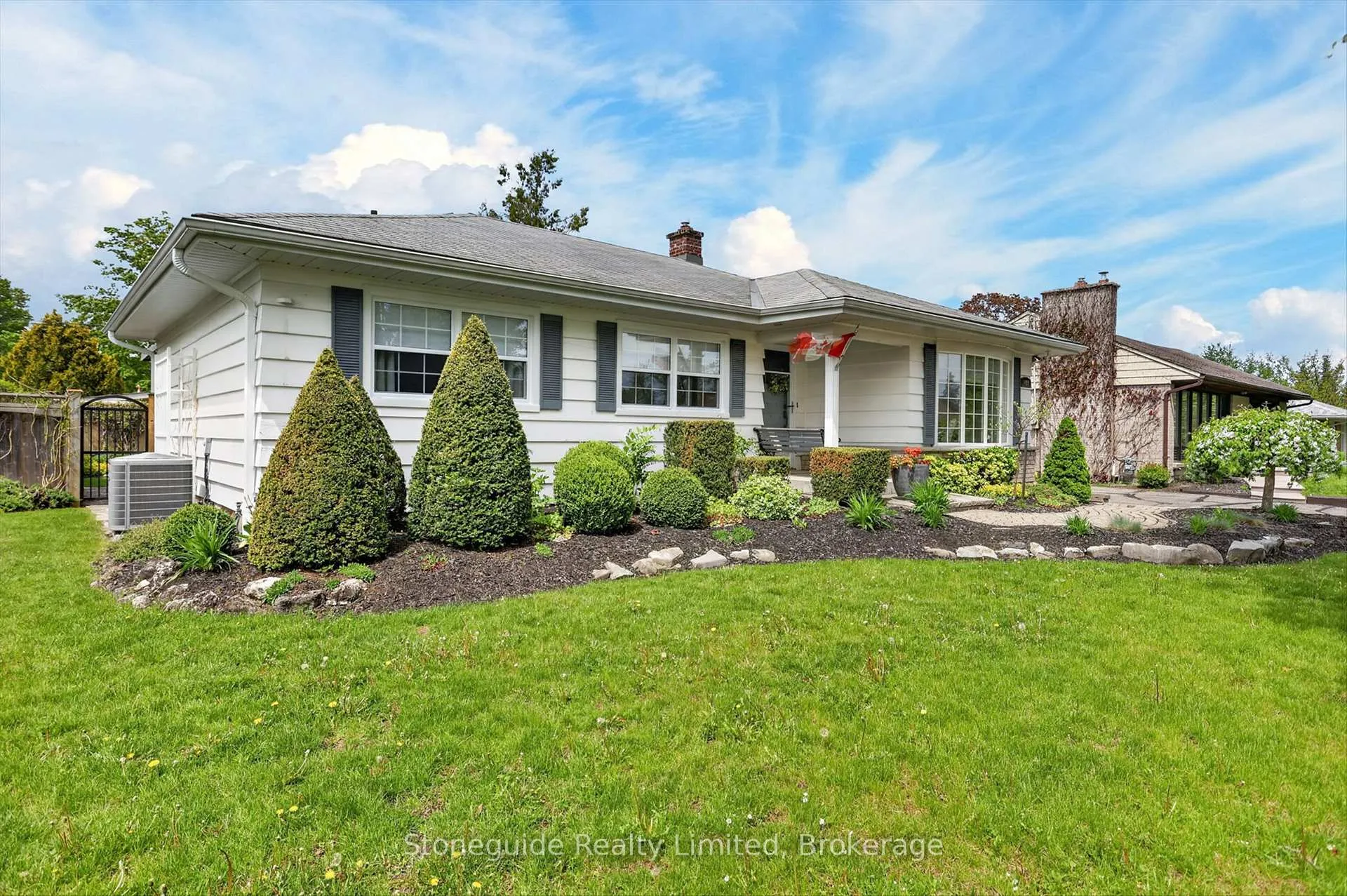 Photo 3 of 1491 Windermere Avenue, Peterborough, Monaghan Ward 2 — HOMEH