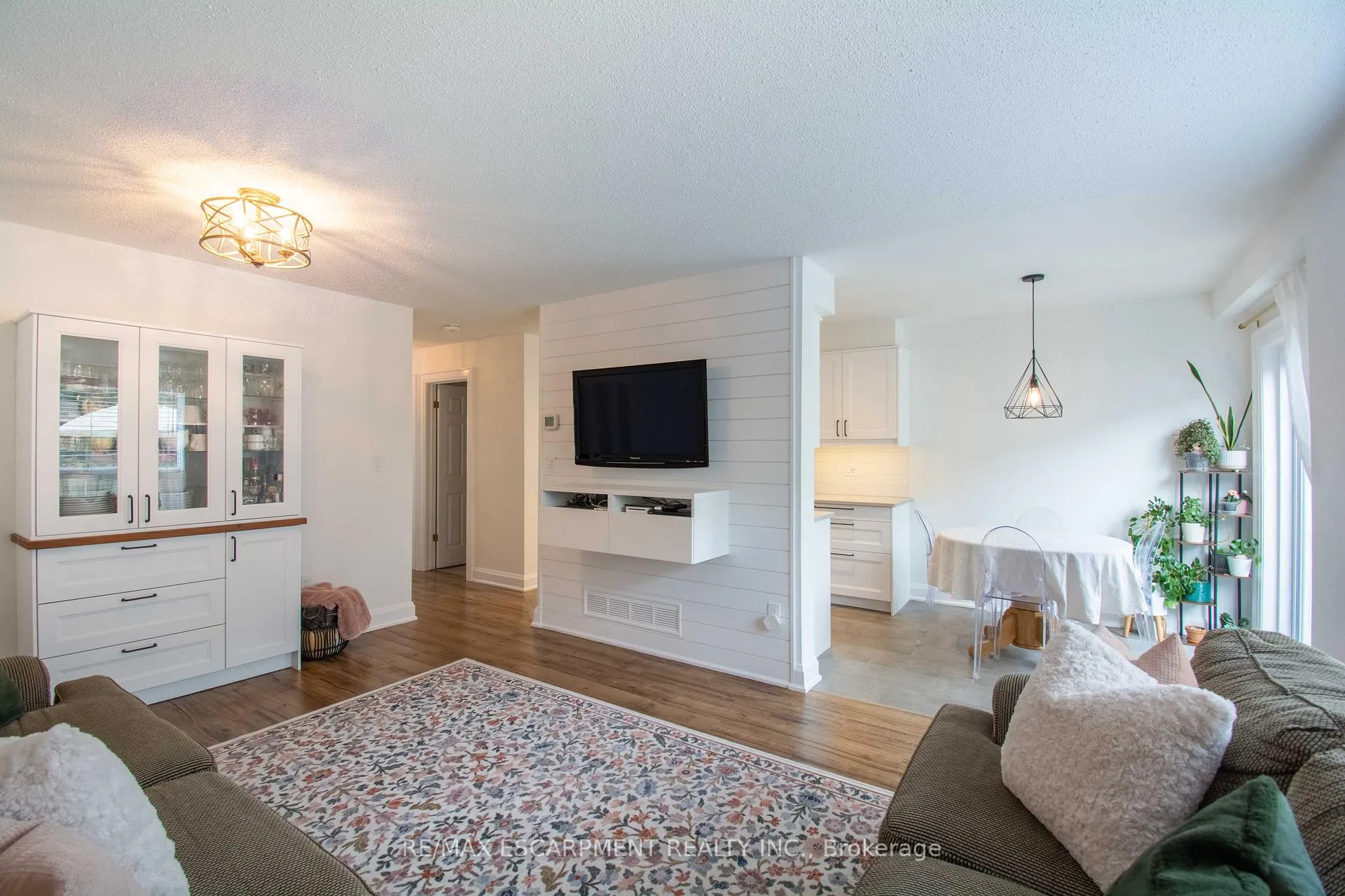 Photo 10 of Unit 6, 485 Green Road, Hamilton, Lakeshore — HOMEH