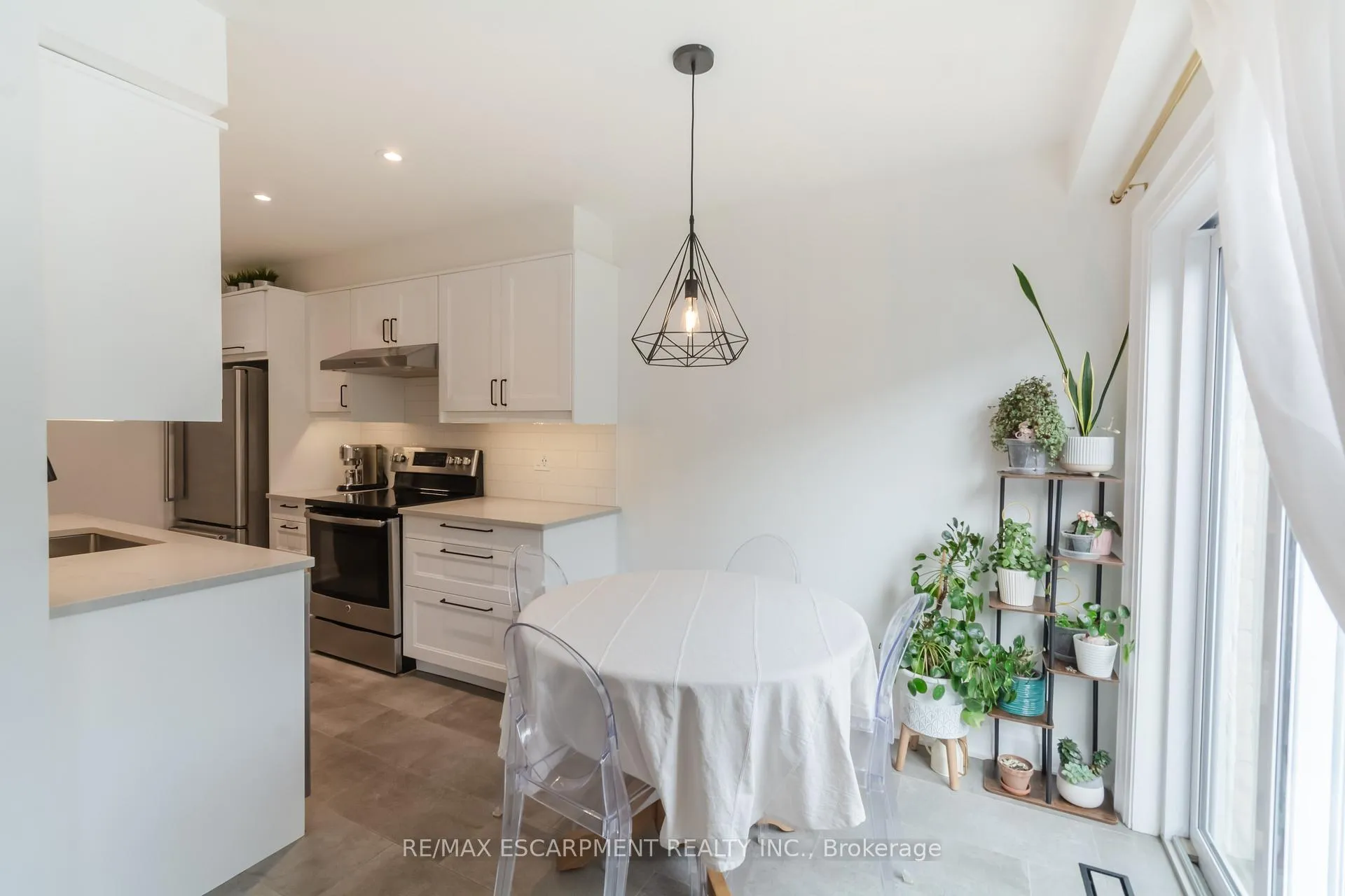 Photo 11 of Unit 6, 485 Green Road, Hamilton, Lakeshore — HOMEH