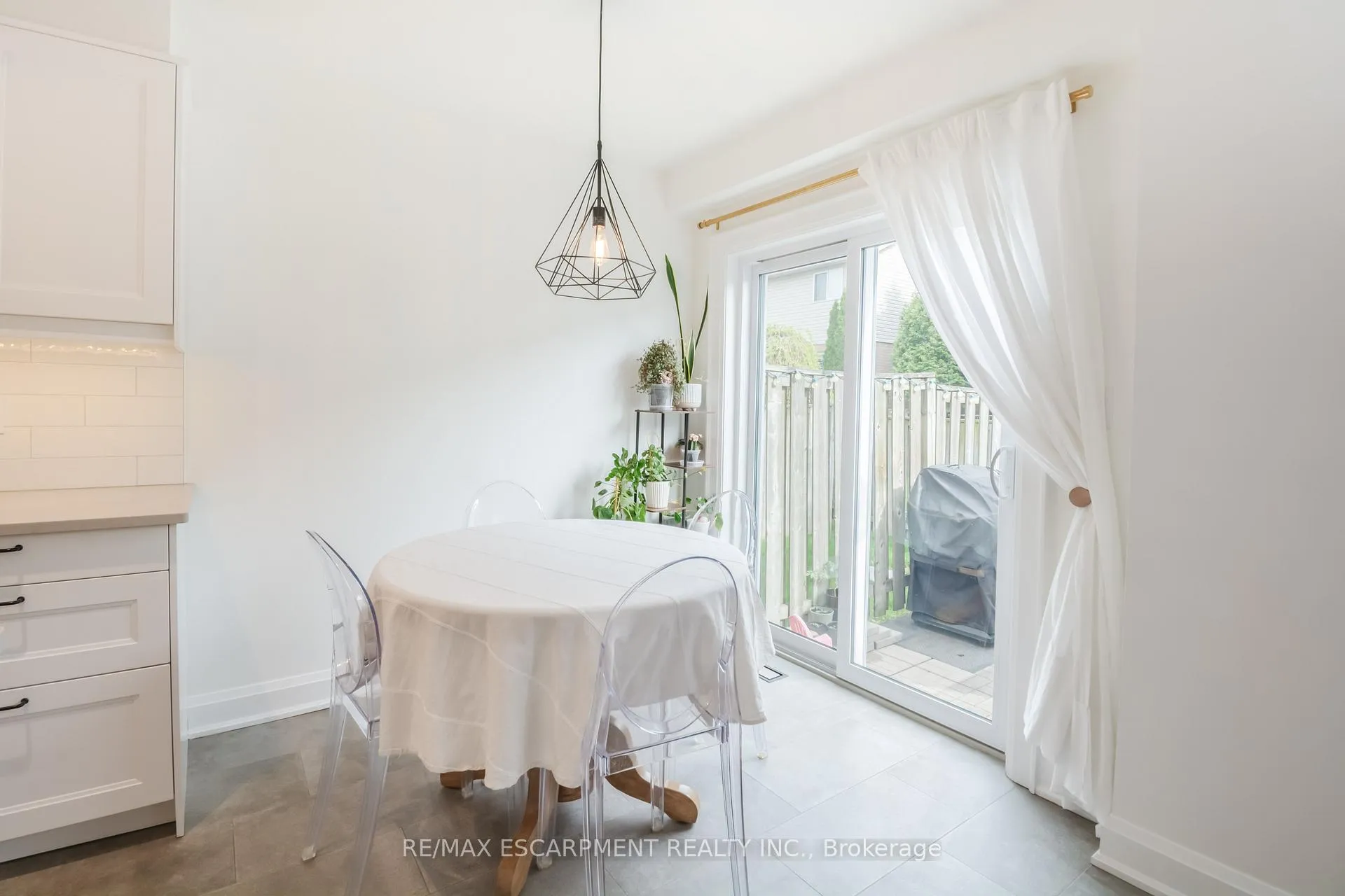 Photo 12 of Unit 6, 485 Green Road, Hamilton, Lakeshore — HOMEH