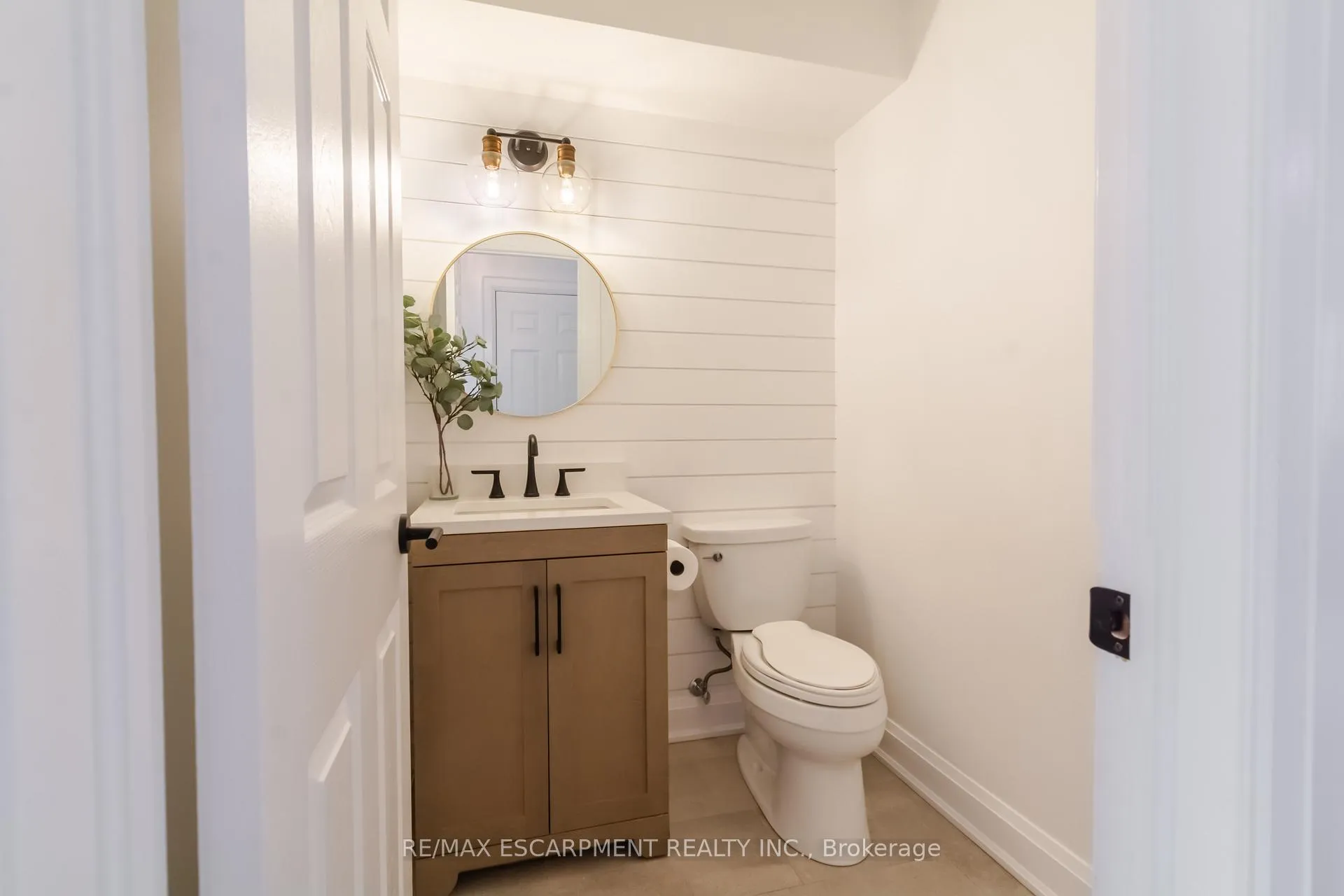 Photo 17 of Unit 6, 485 Green Road, Hamilton, Lakeshore — HOMEH