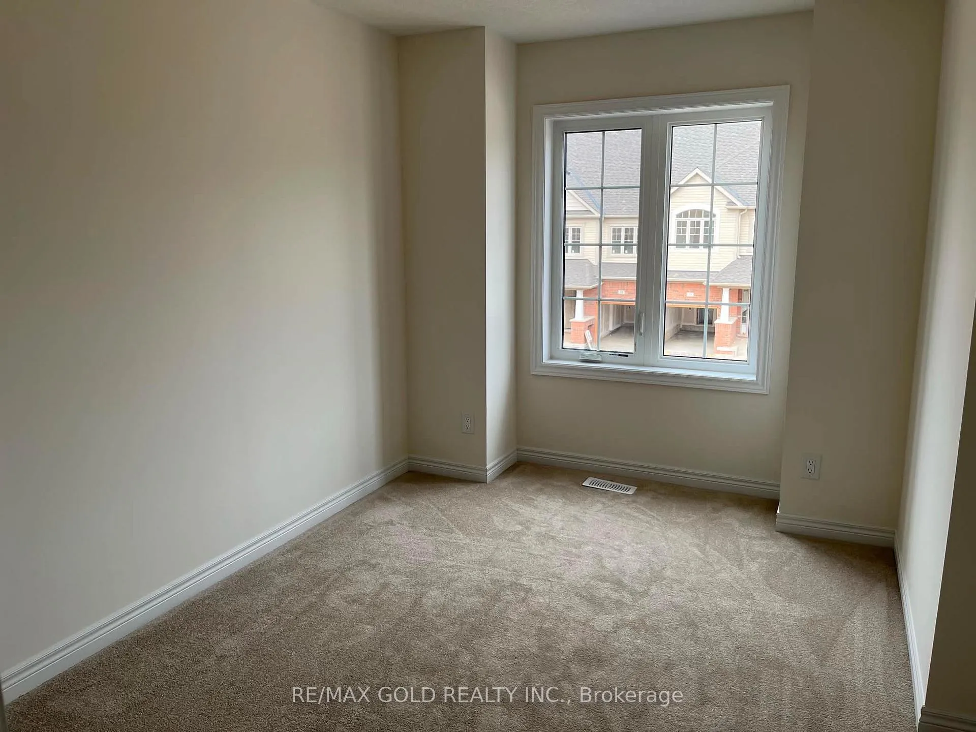 Photo 14 of 90 Grassbourne Avenue, Kitchener, Huron Park — HOMEH