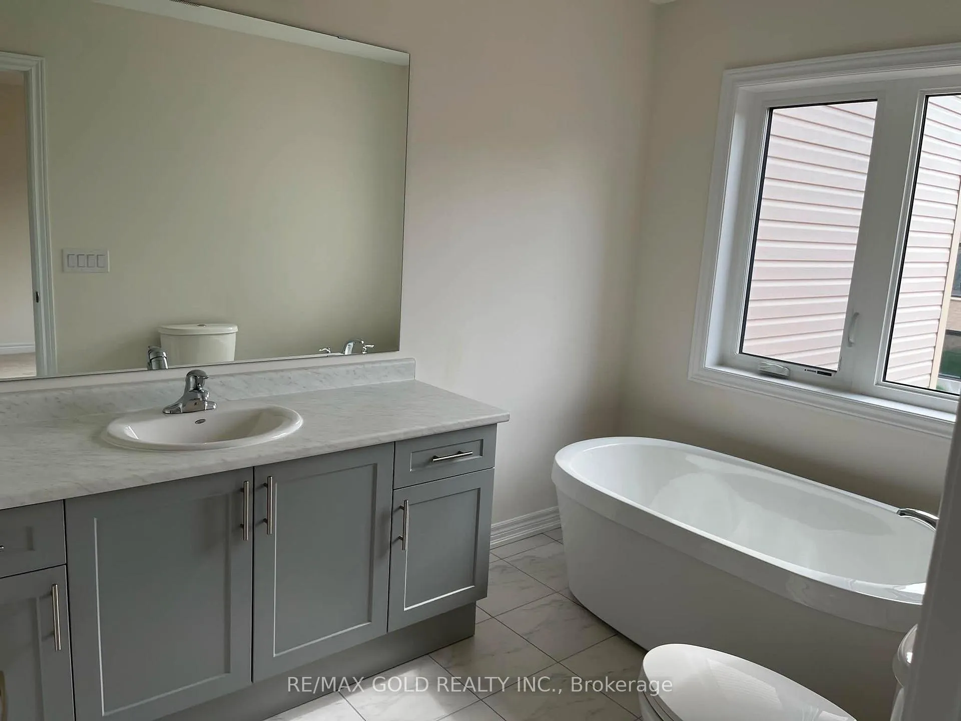 Photo 18 of 90 Grassbourne Avenue, Kitchener, Huron Park — HOMEH