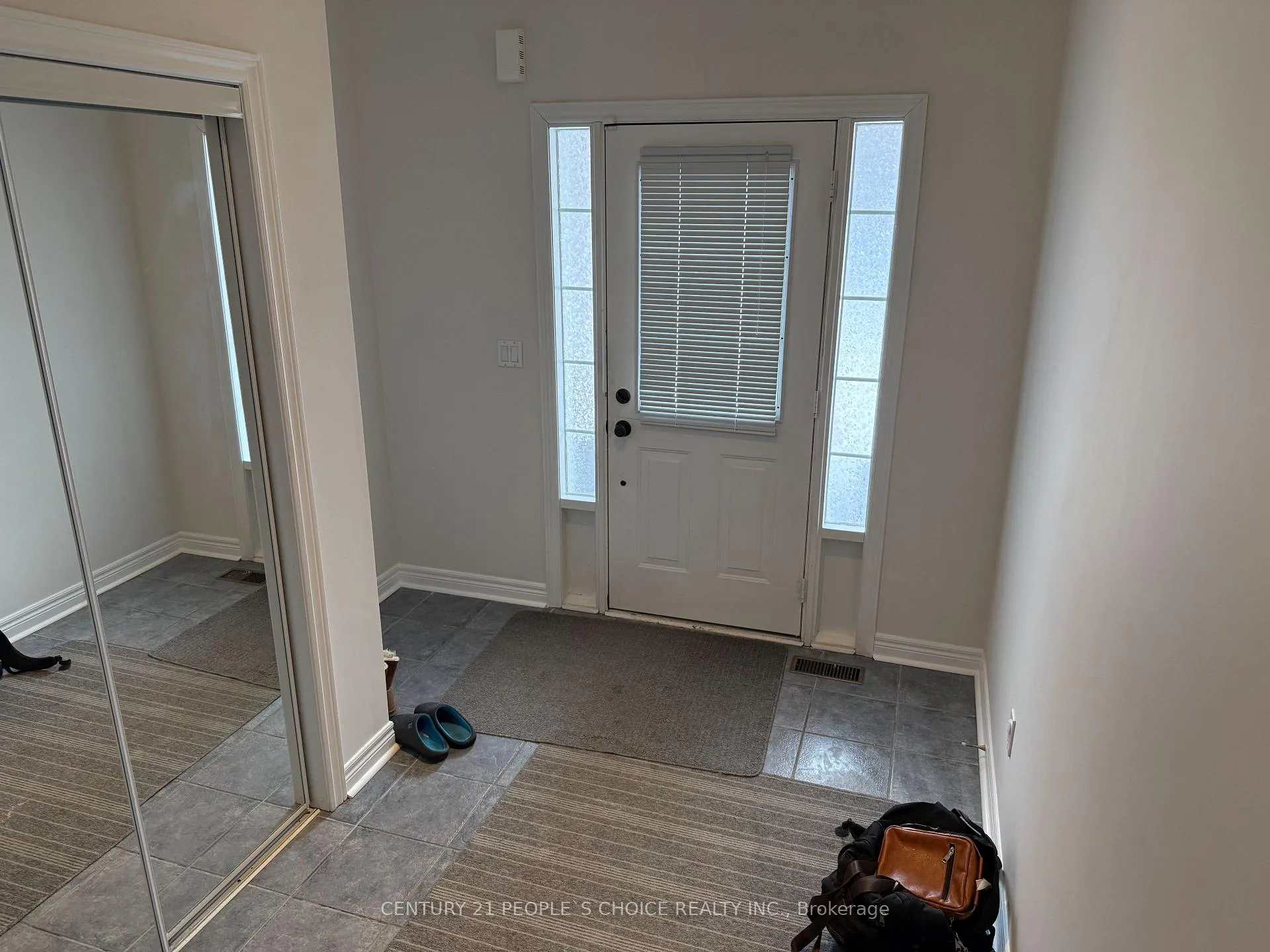 Photo 2 of 76 Daniel Reaman Crescent NW, Vaughan, Patterson — HOMEH
