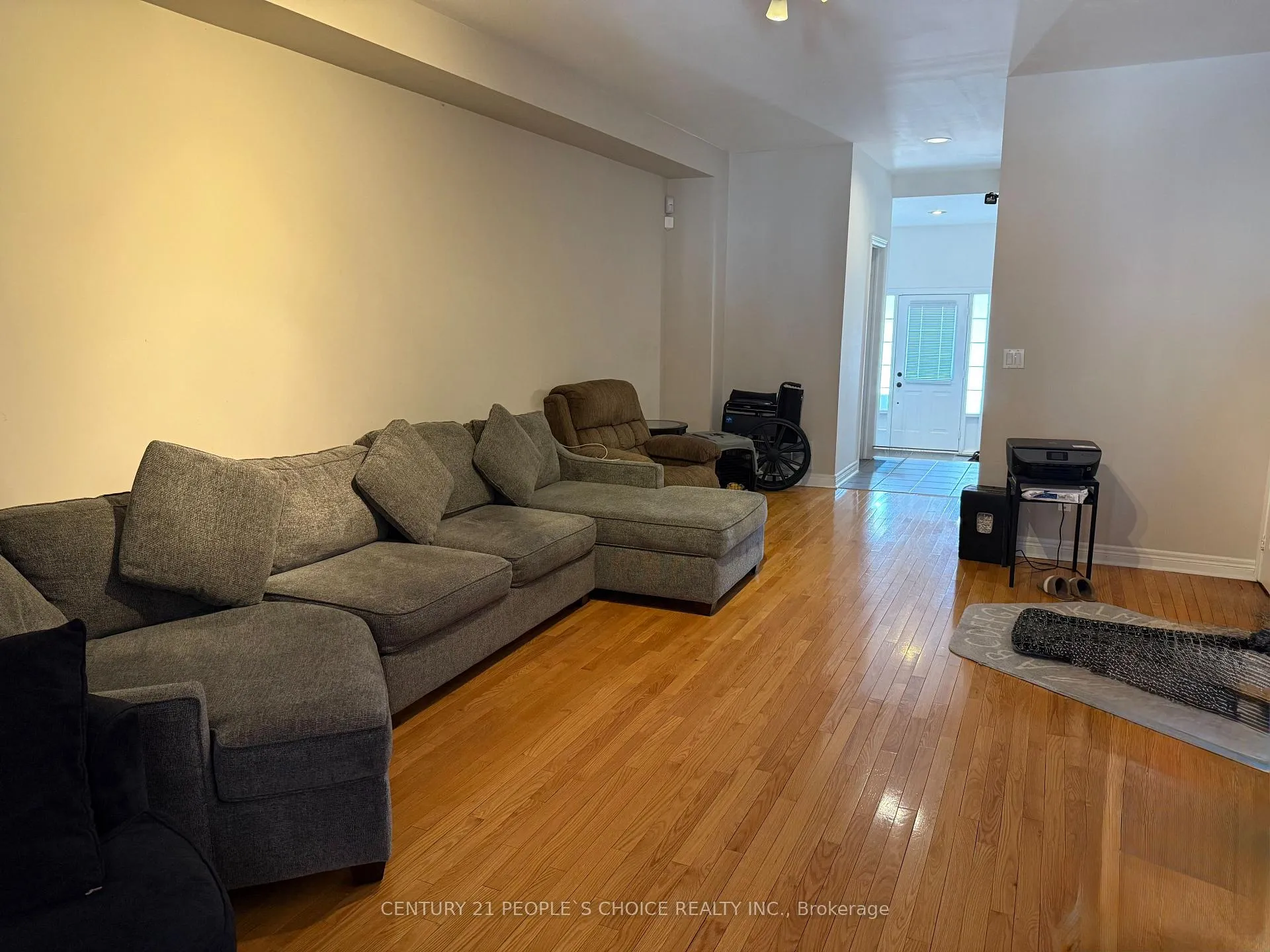 Photo 3 of 76 Daniel Reaman Crescent NW, Vaughan, Patterson — HOMEH