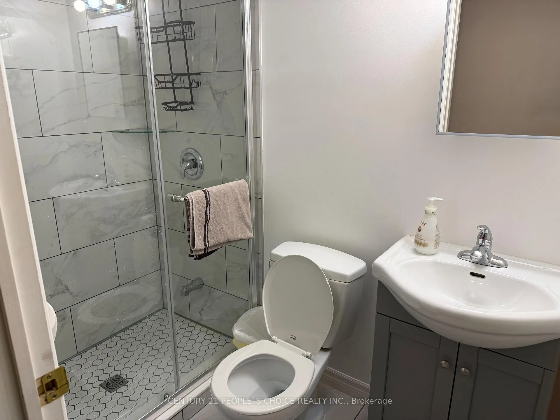 Photo 15 of 76 Daniel Reaman Crescent NW, Vaughan, Patterson — HOMEH