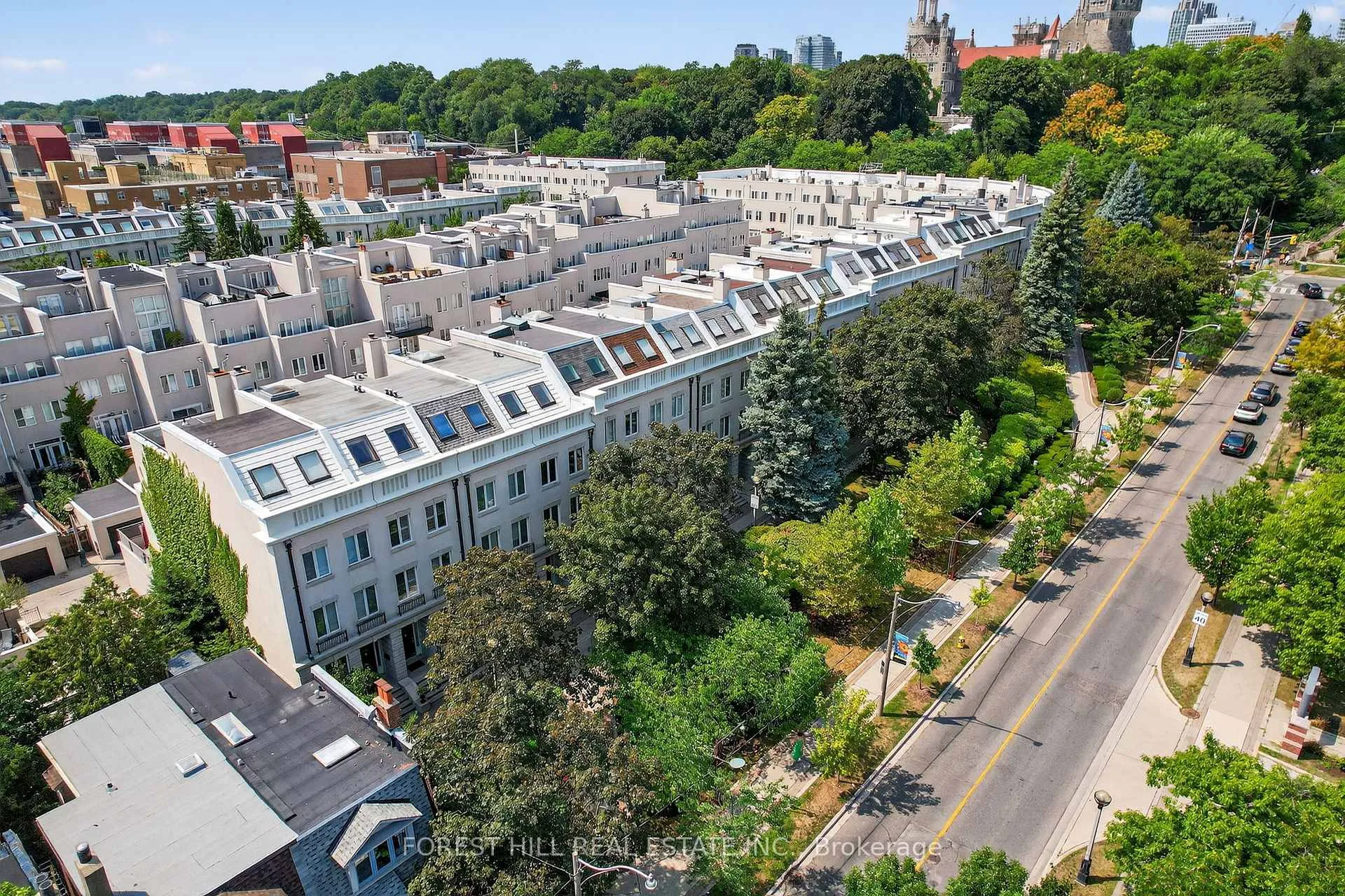 Photo 2 of 252 Spadina Road, Toronto, Casa Loma — HOMEH