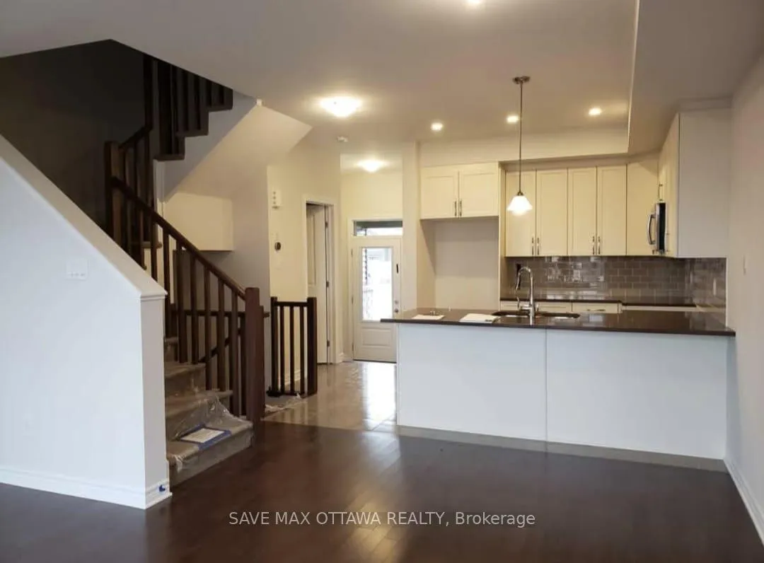 Photo 3 of 270 Tim Sheehan Place, Ottawa, Kanata - Emerald Meadows/Trailwest — HOMEH