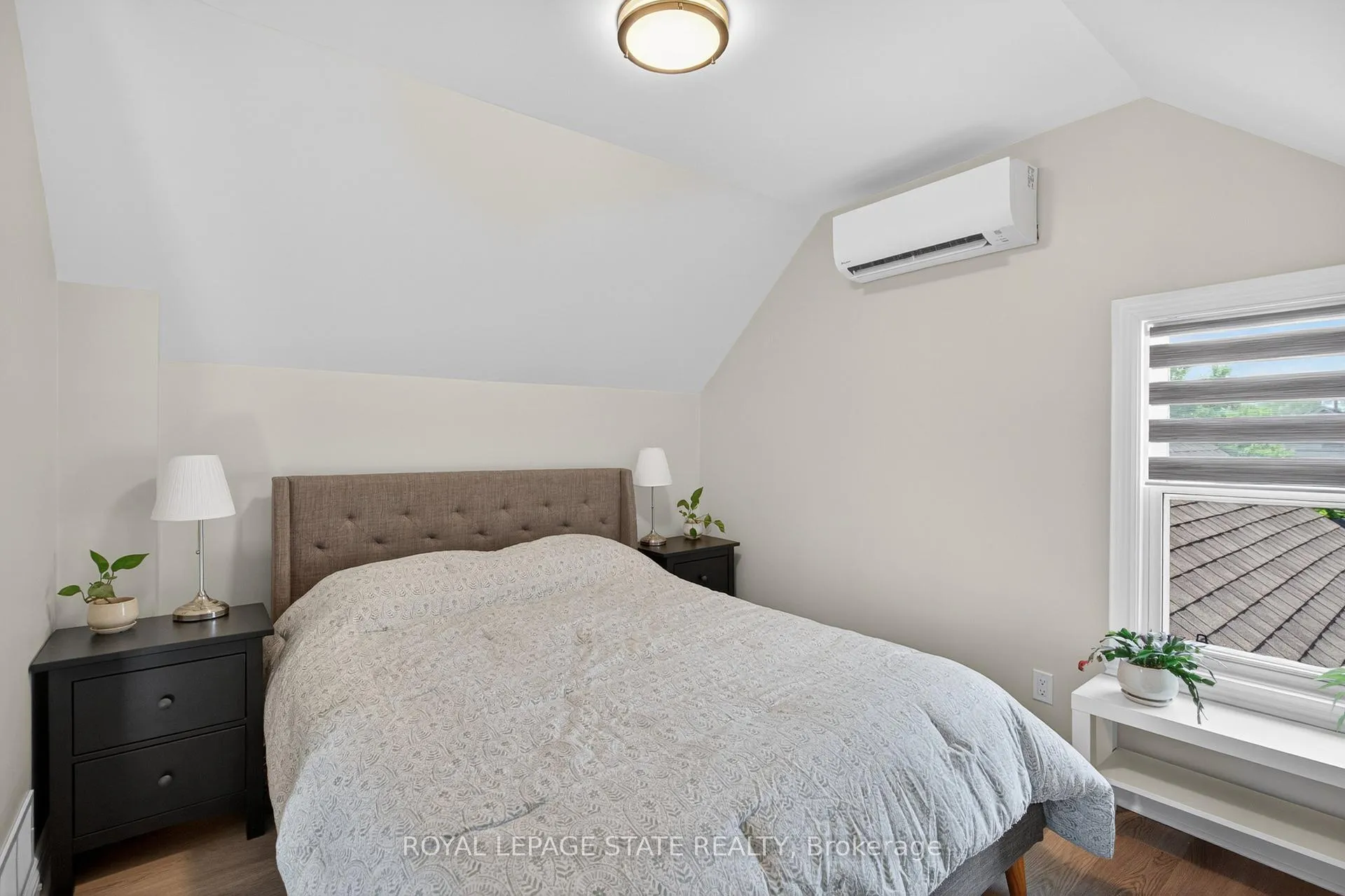 Photo 27 of 69 Robins Avenue, Hamilton, Crown Point — HOMEH