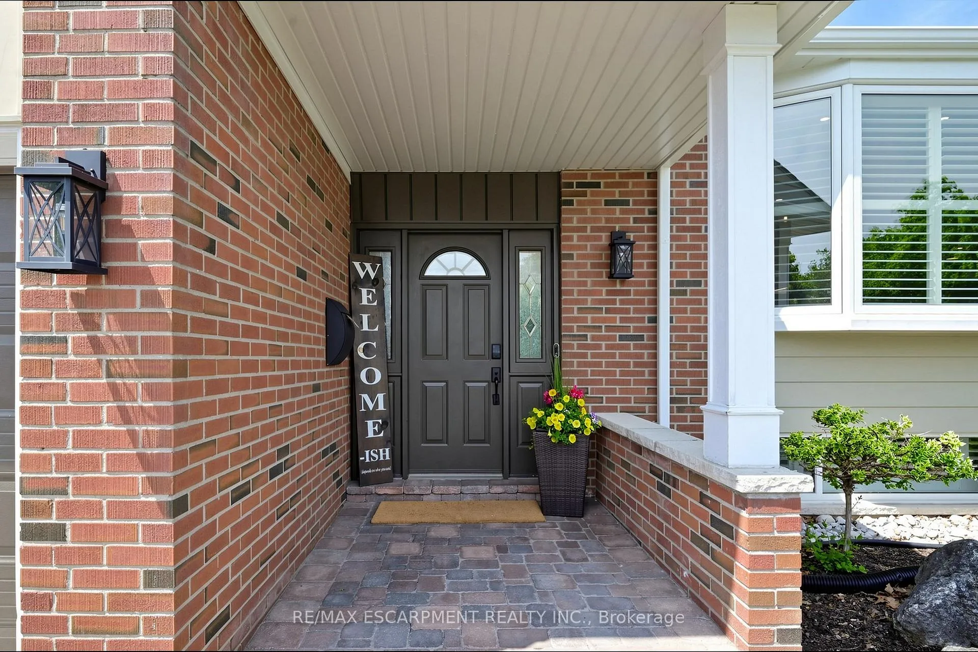 Photo 5 of 1365 Ester Drive, Burlington, Tyandaga — HOMEH