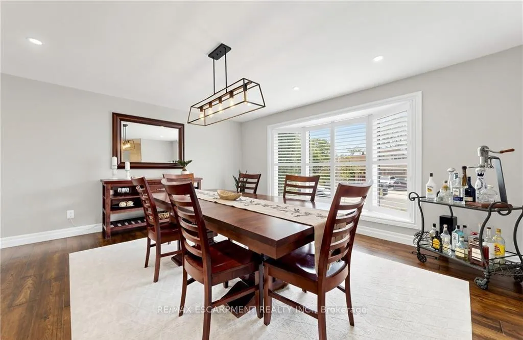 Photo 11 of 1365 Ester Drive, Burlington, Tyandaga — HOMEH