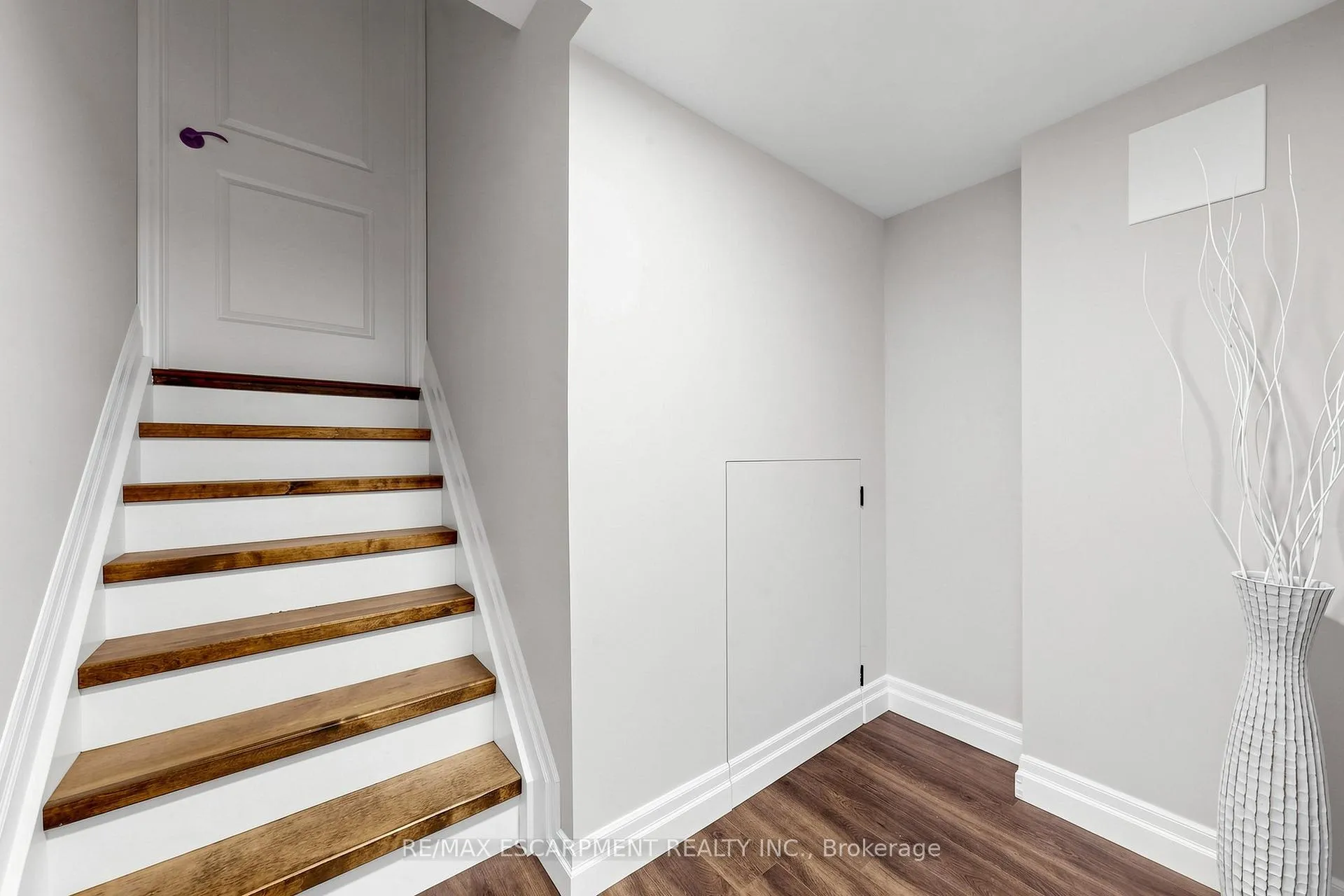 Photo 24 of 1365 Ester Drive, Burlington, Tyandaga — HOMEH