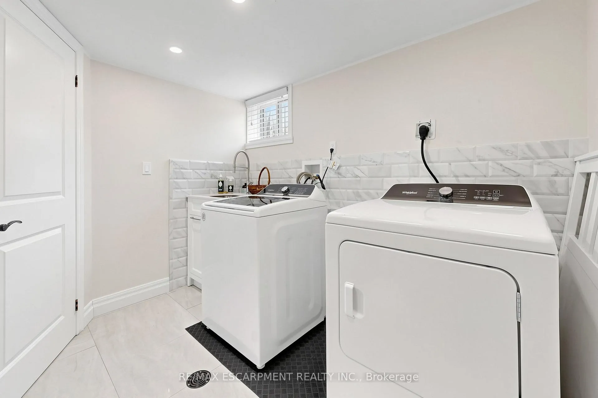 Photo 30 of 1365 Ester Drive, Burlington, Tyandaga — HOMEH