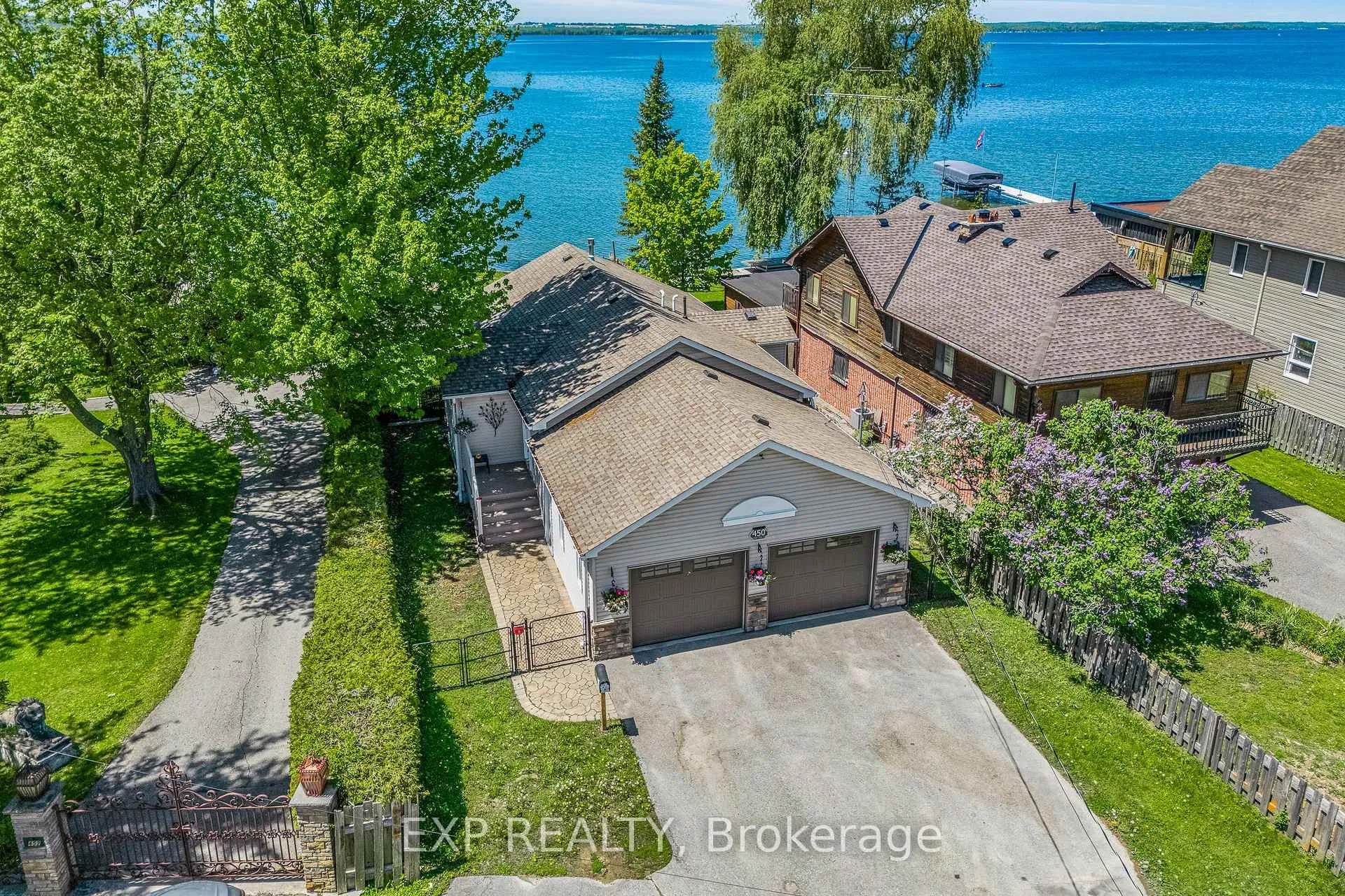 Photo 3 of 450 Lake Drive S, Georgina, Keswick South — HOMEH
