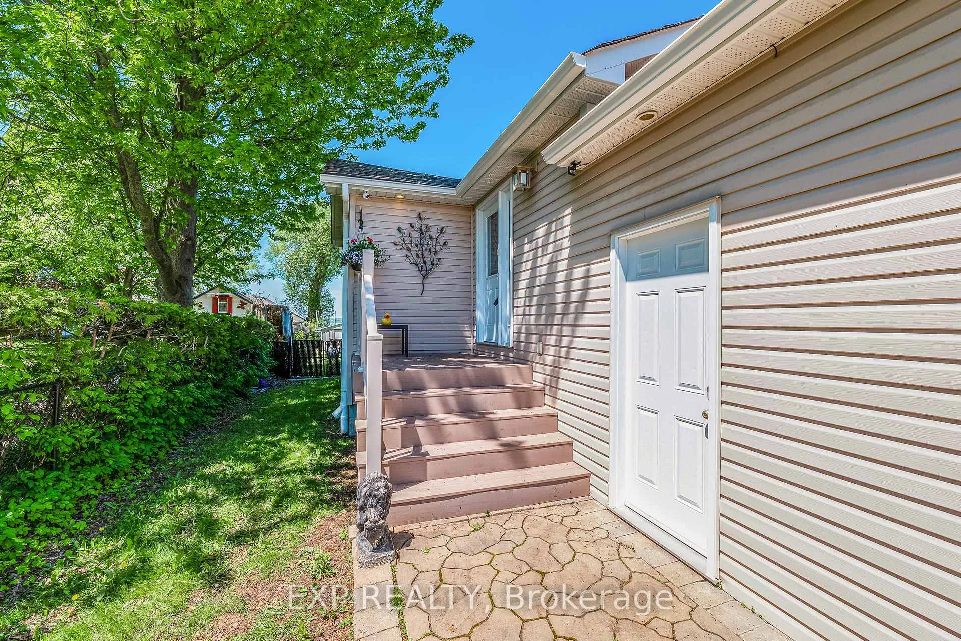 Photo 5 of 450 Lake Drive S, Georgina, Keswick South — HOMEH