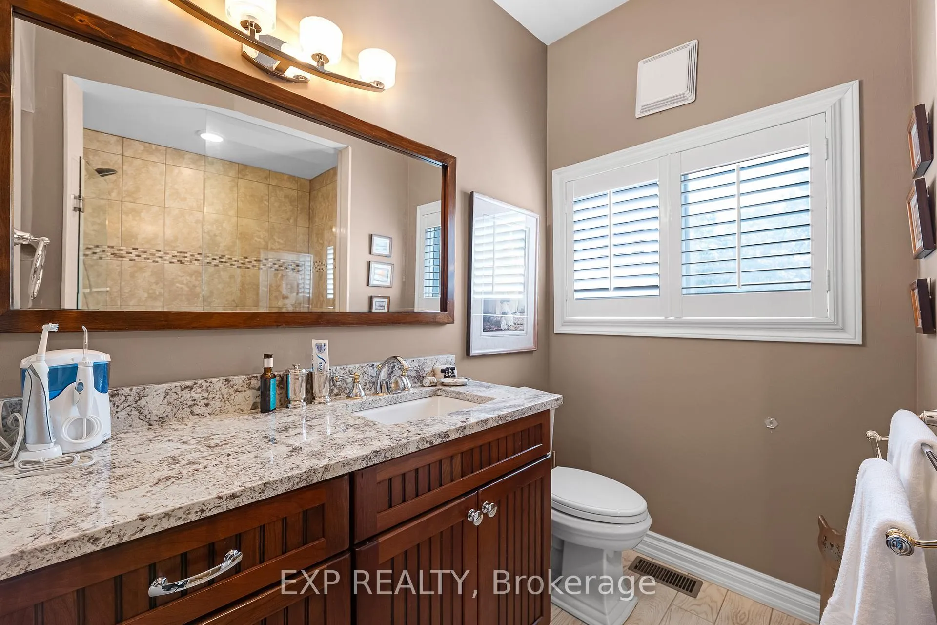 Photo 23 of 450 Lake Drive S, Georgina, Keswick South — HOMEH