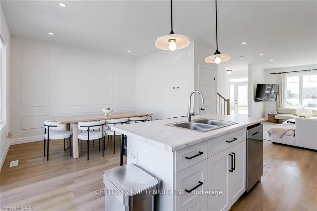 Photo 15 of 17 Helen Court, Central Elgin, Belmont — HOMEH