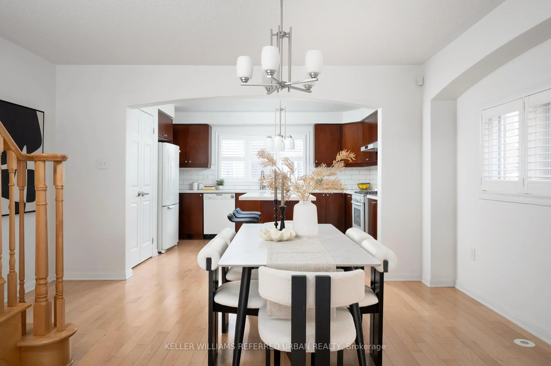 Photo 9 of 11 Winkler Terrace, Scarborough, Clairlea-Birchmount — HOMEH