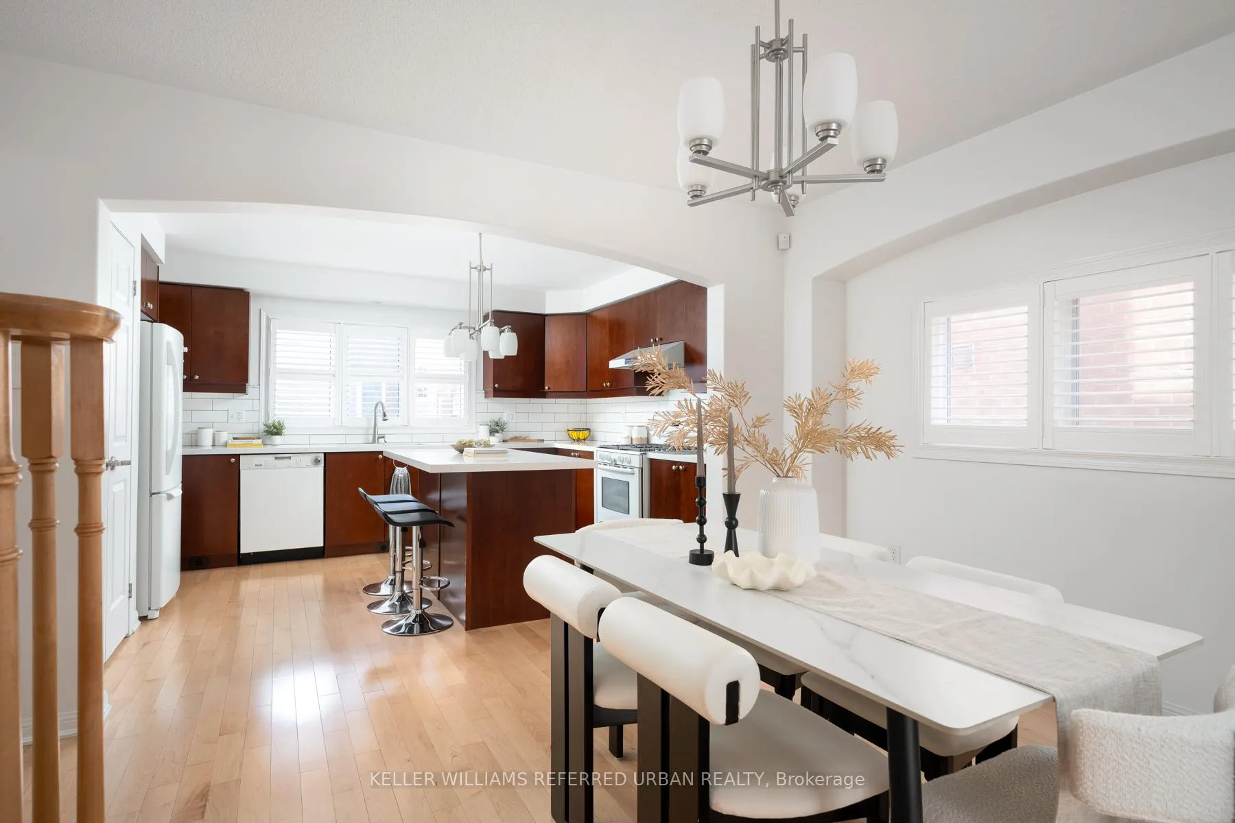 Photo 11 of 11 Winkler Terrace, Scarborough, Clairlea-Birchmount — HOMEH