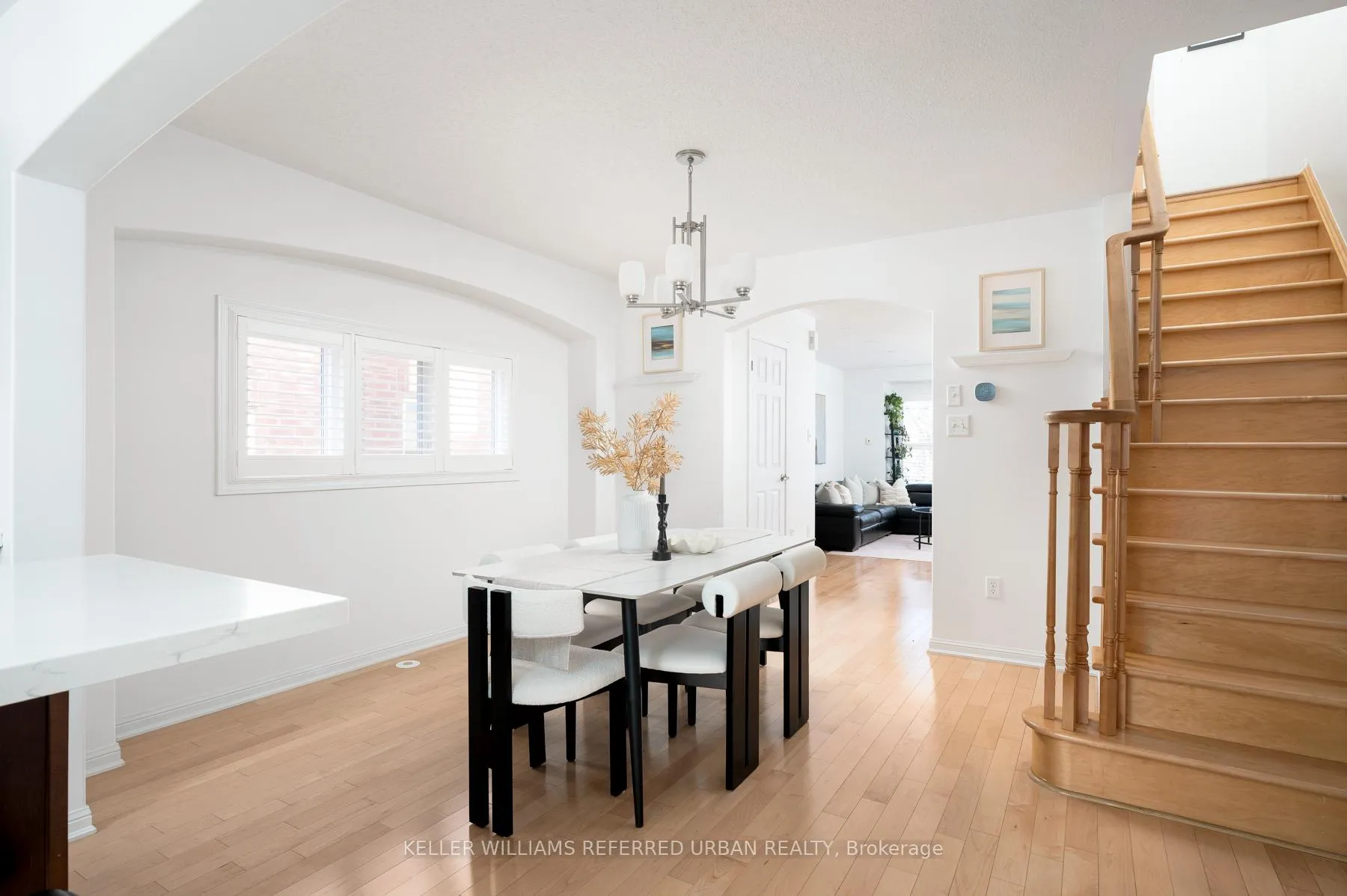 Photo 13 of 11 Winkler Terrace, Scarborough, Clairlea-Birchmount — HOMEH