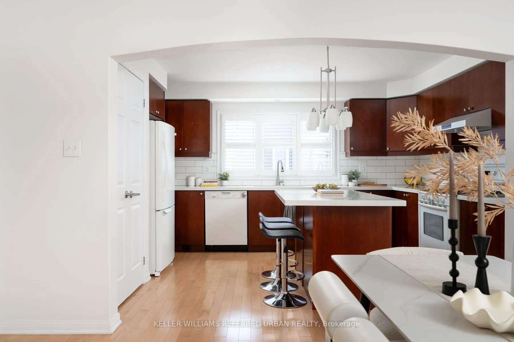 Photo 15 of 11 Winkler Terrace, Scarborough, Clairlea-Birchmount — HOMEH