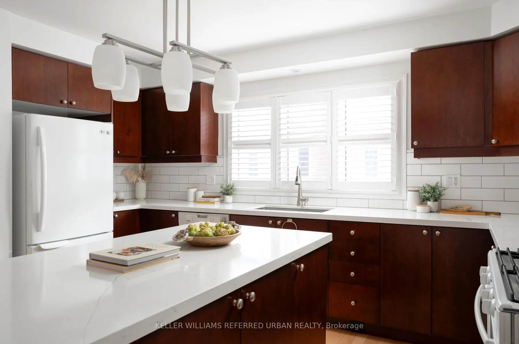 Photo 21 of 11 Winkler Terrace, Scarborough, Clairlea-Birchmount — HOMEH