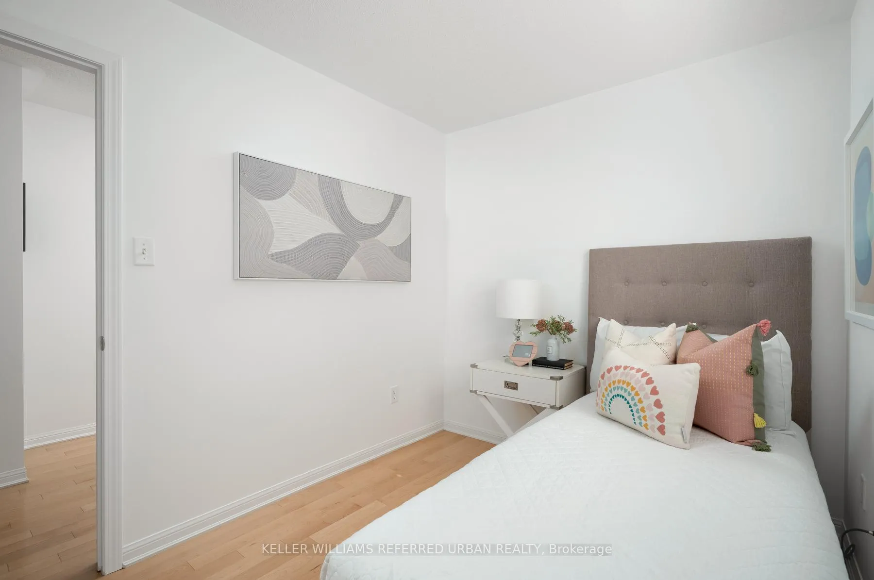 Photo 26 of 11 Winkler Terrace, Scarborough, Clairlea-Birchmount — HOMEH
