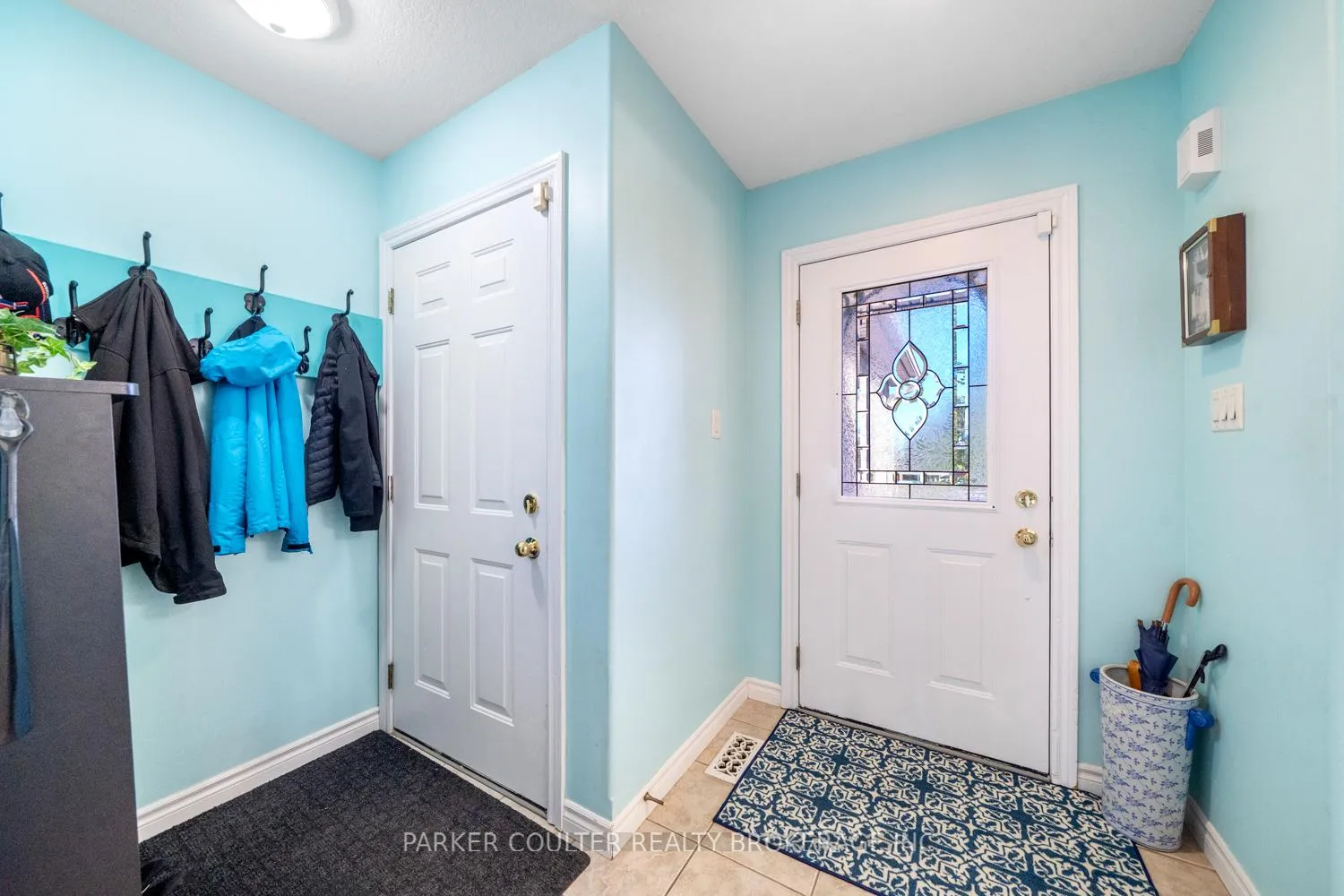 Photo 4 of 15 Edwards Drive, Barrie, Bayshore — HOMEH