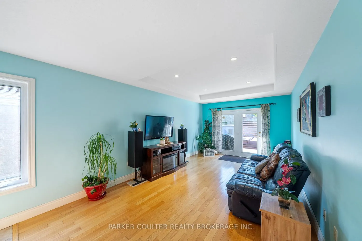 Photo 5 of 15 Edwards Drive, Barrie, Bayshore — HOMEH