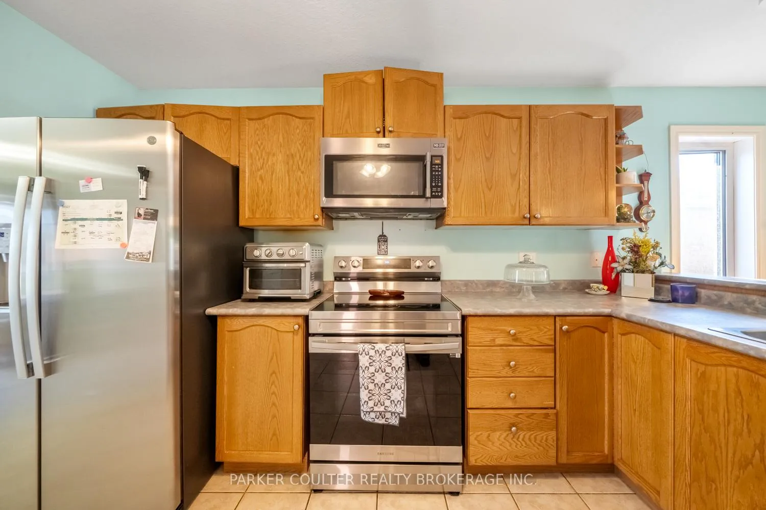 Photo 12 of 15 Edwards Drive, Barrie, Bayshore — HOMEH