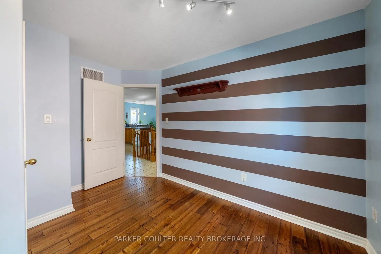 Photo 19 of 15 Edwards Drive, Barrie, Bayshore — HOMEH