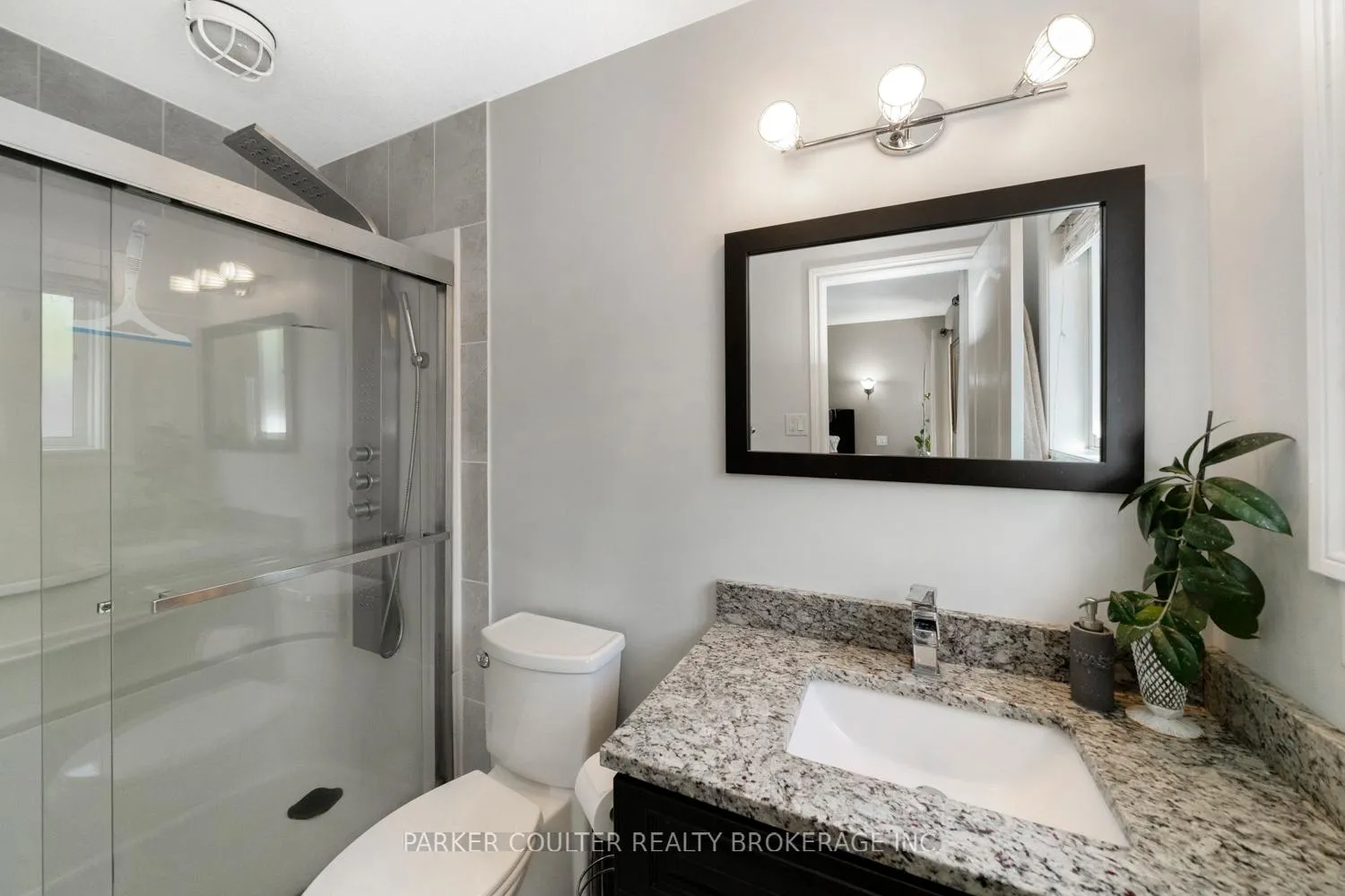 Photo 26 of 15 Edwards Drive, Barrie, Bayshore — HOMEH