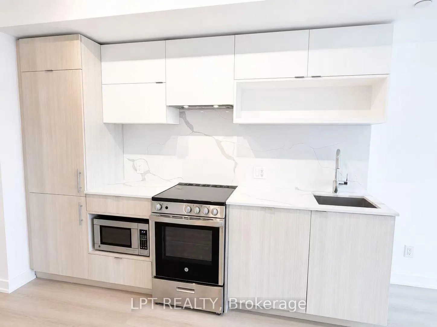 Photo 5 of Unit 2308, 100 Queen Street E, Toronto, Church-Yonge Corridor — HOMEH