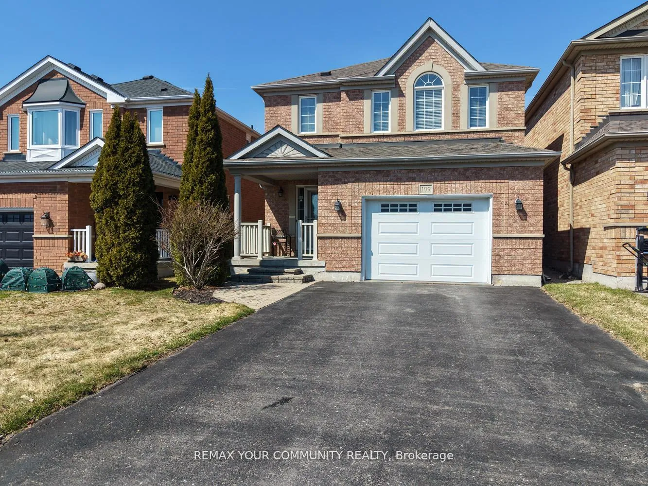 Photo 2 of 109 Collis Drive, Aurora, Bayview Northeast — HOMEH