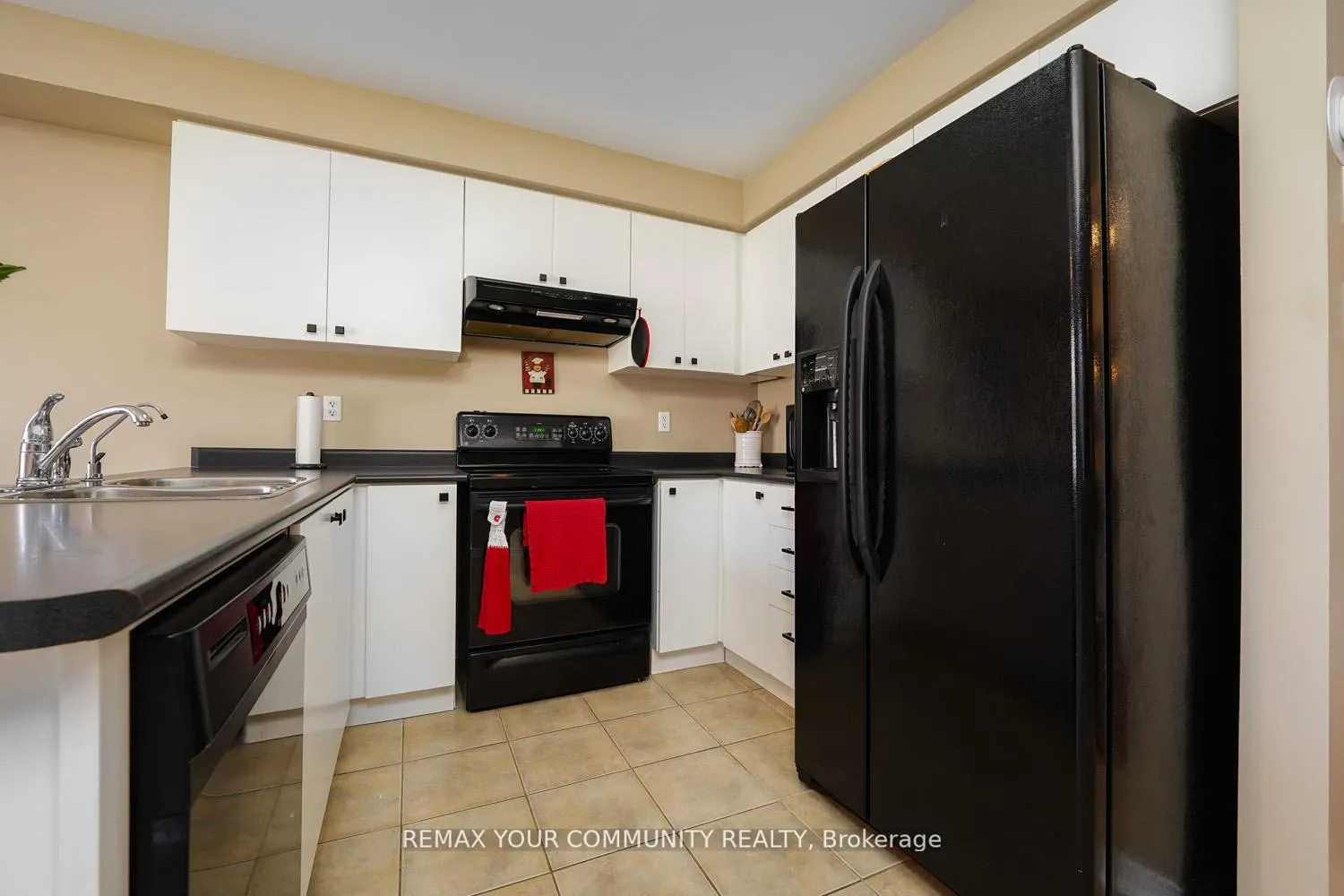 Photo 13 of 109 Collis Drive, Aurora, Bayview Northeast — HOMEH