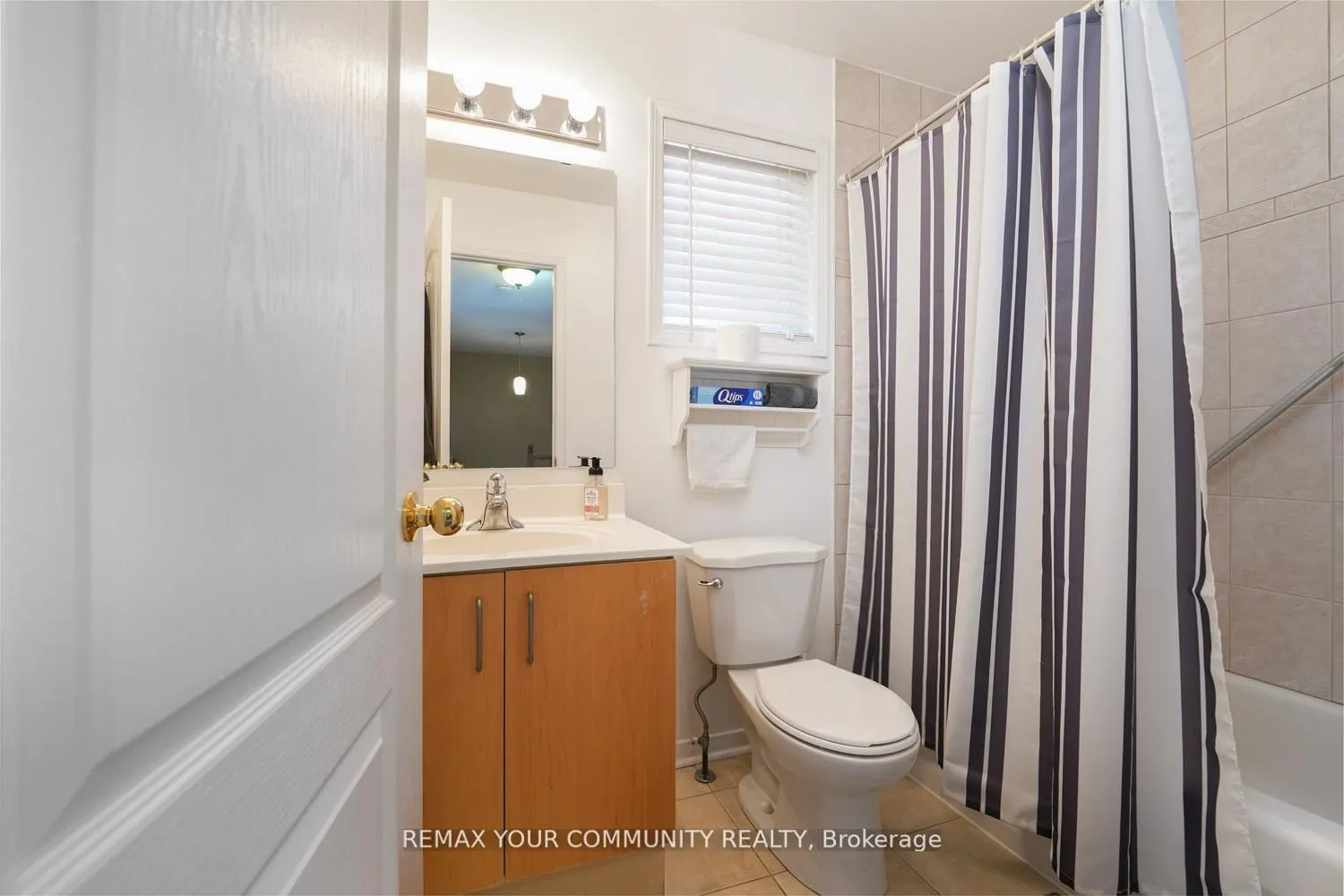 Photo 22 of 109 Collis Drive, Aurora, Bayview Northeast — HOMEH