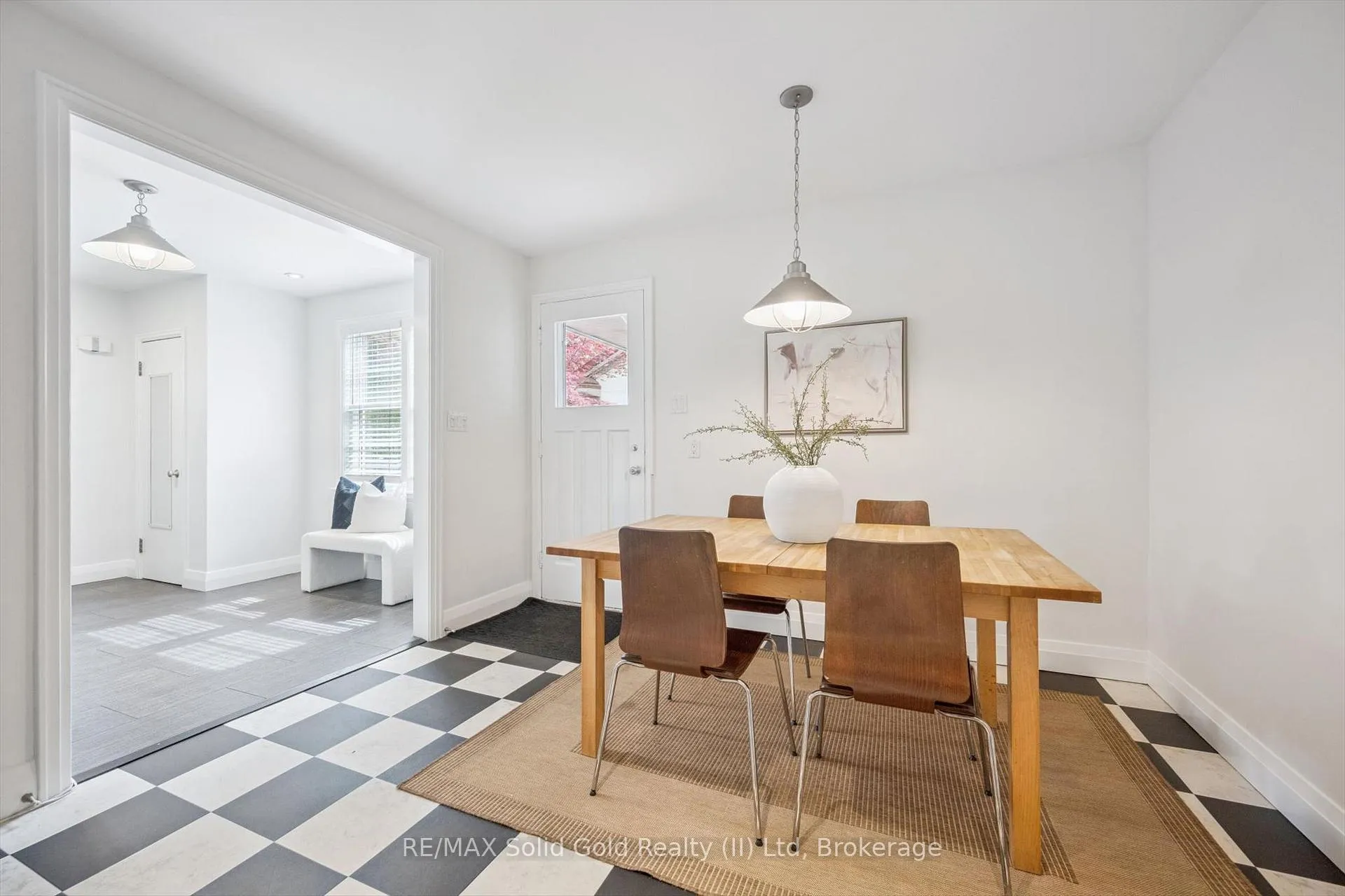 Photo 9 of 186 Forsyth Drive, Waterloo — HOMEH