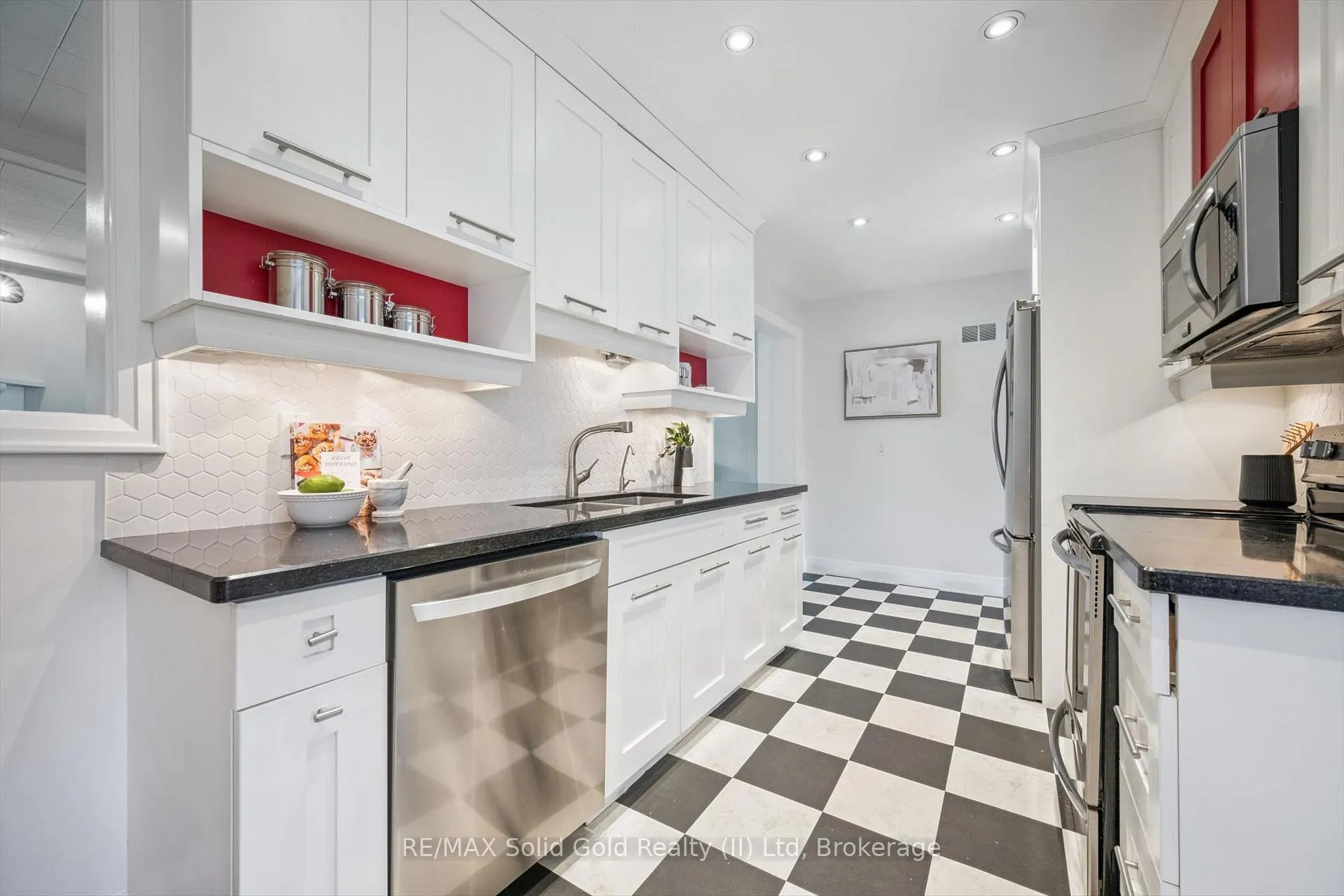 Photo 10 of 186 Forsyth Drive, Waterloo — HOMEH