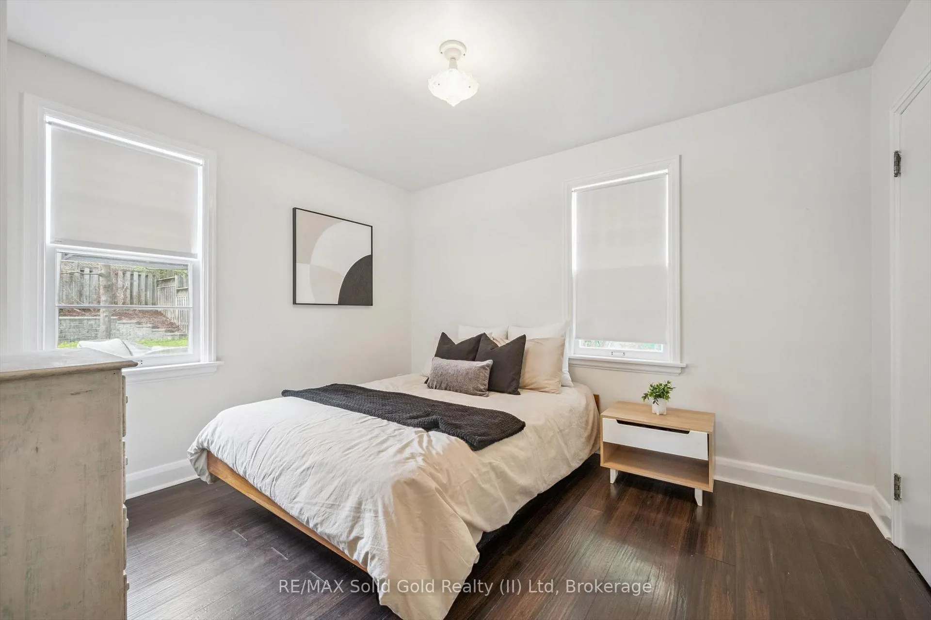 Photo 16 of 186 Forsyth Drive, Waterloo — HOMEH