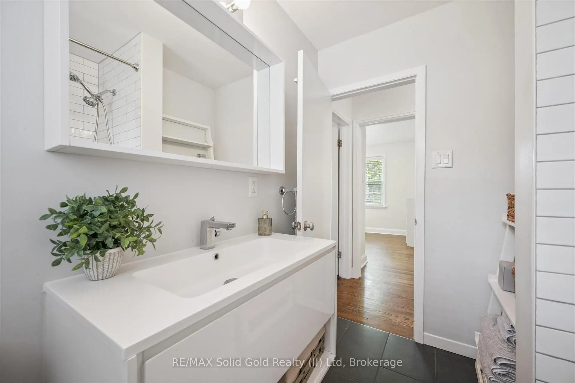 Photo 21 of 186 Forsyth Drive, Waterloo — HOMEH