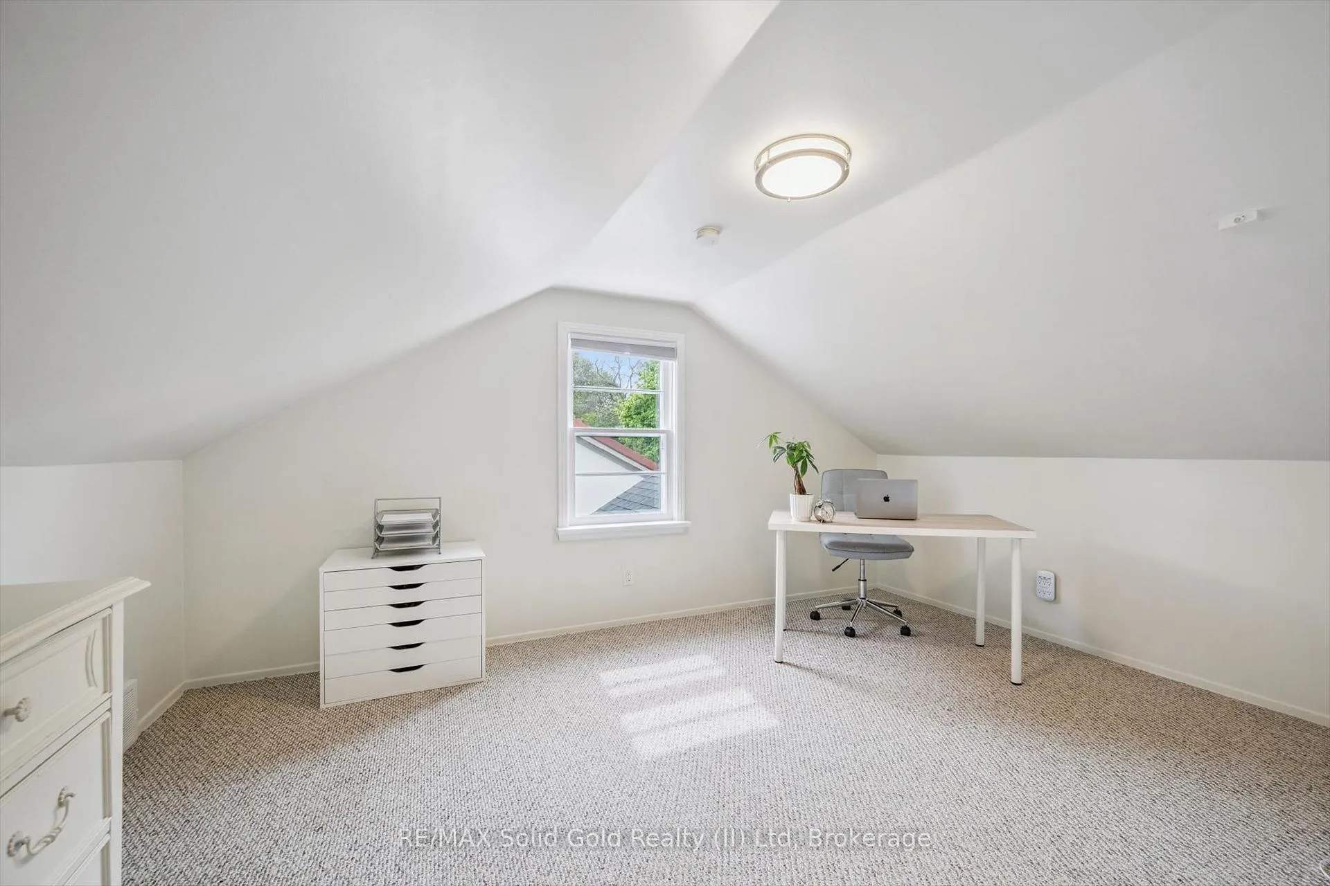 Photo 22 of 186 Forsyth Drive, Waterloo — HOMEH
