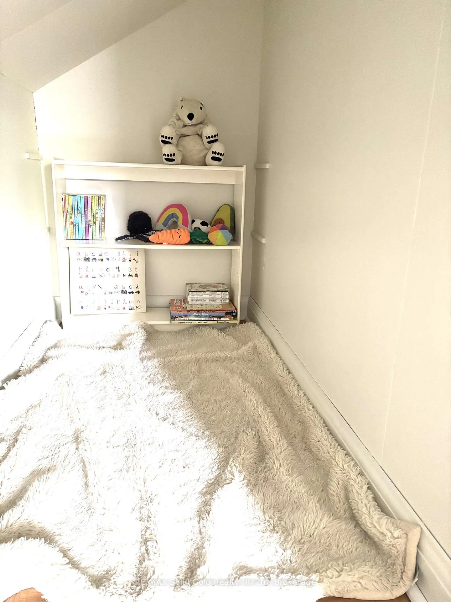 Photo 23 of 186 Forsyth Drive, Waterloo — HOMEH