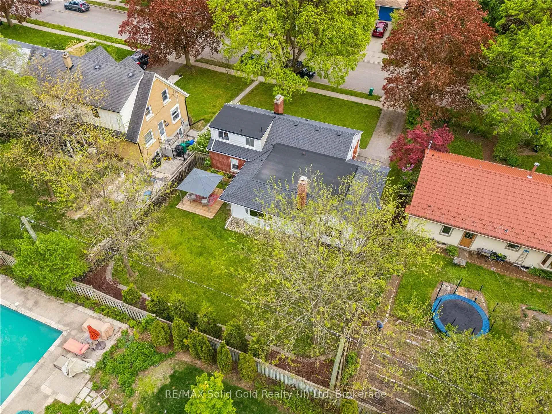 Photo 38 of 186 Forsyth Drive, Waterloo — HOMEH