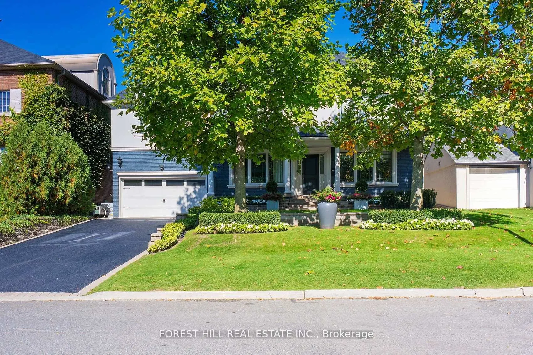 Photo 3 of 34 Forest Ridge Drive, Toronto, Forest Hill North — HOMEH