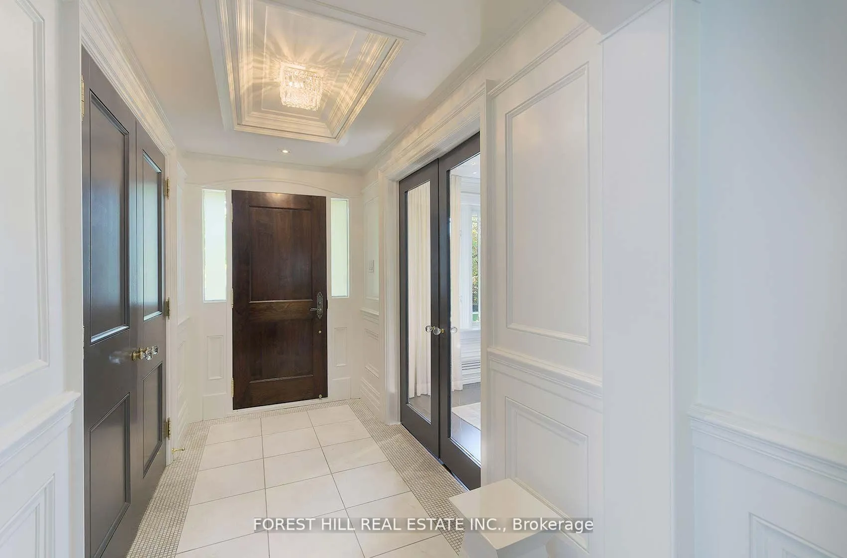 Photo 5 of 34 Forest Ridge Drive, Toronto, Forest Hill North — HOMEH
