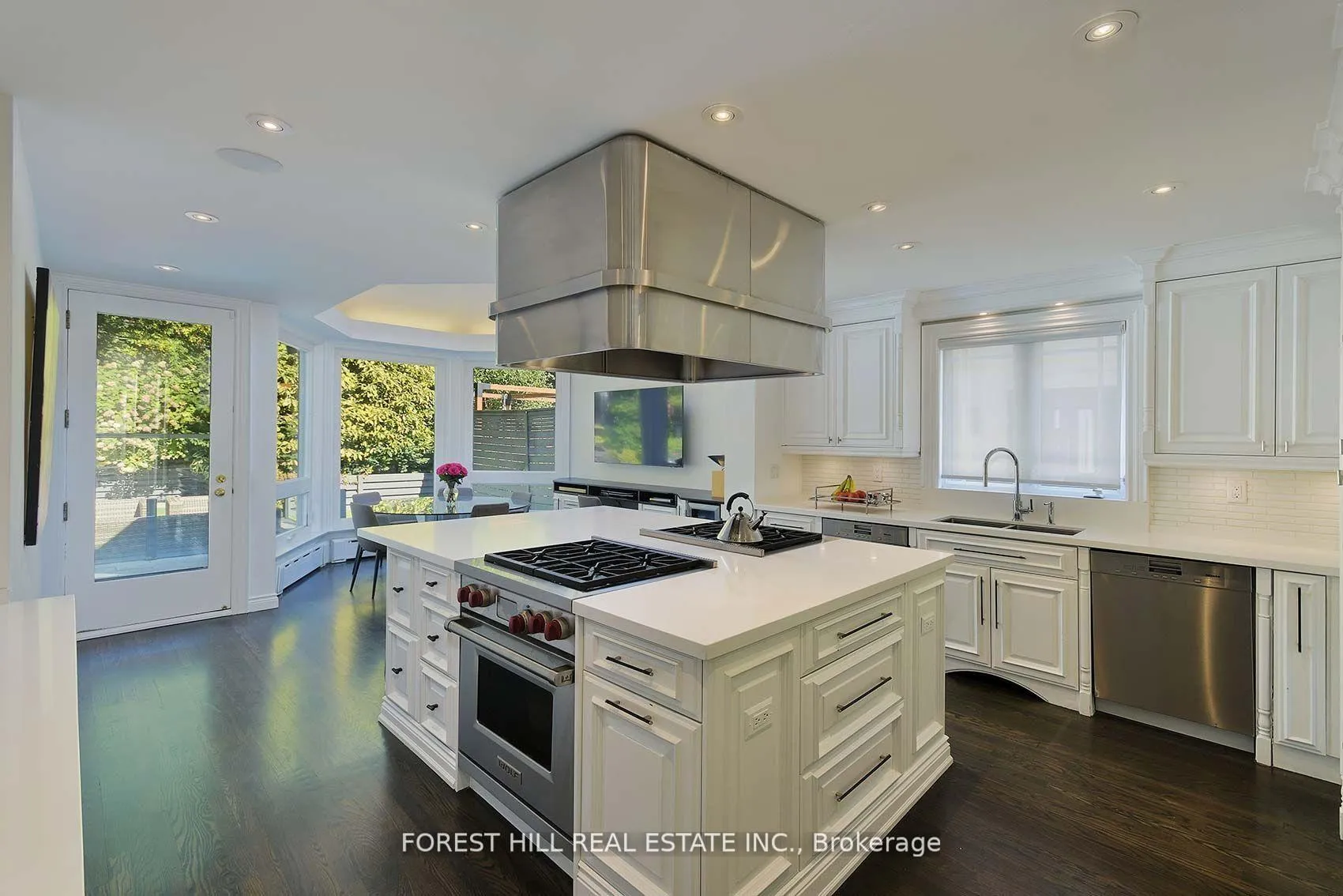 Photo 11 of 34 Forest Ridge Drive, Toronto, Forest Hill North — HOMEH