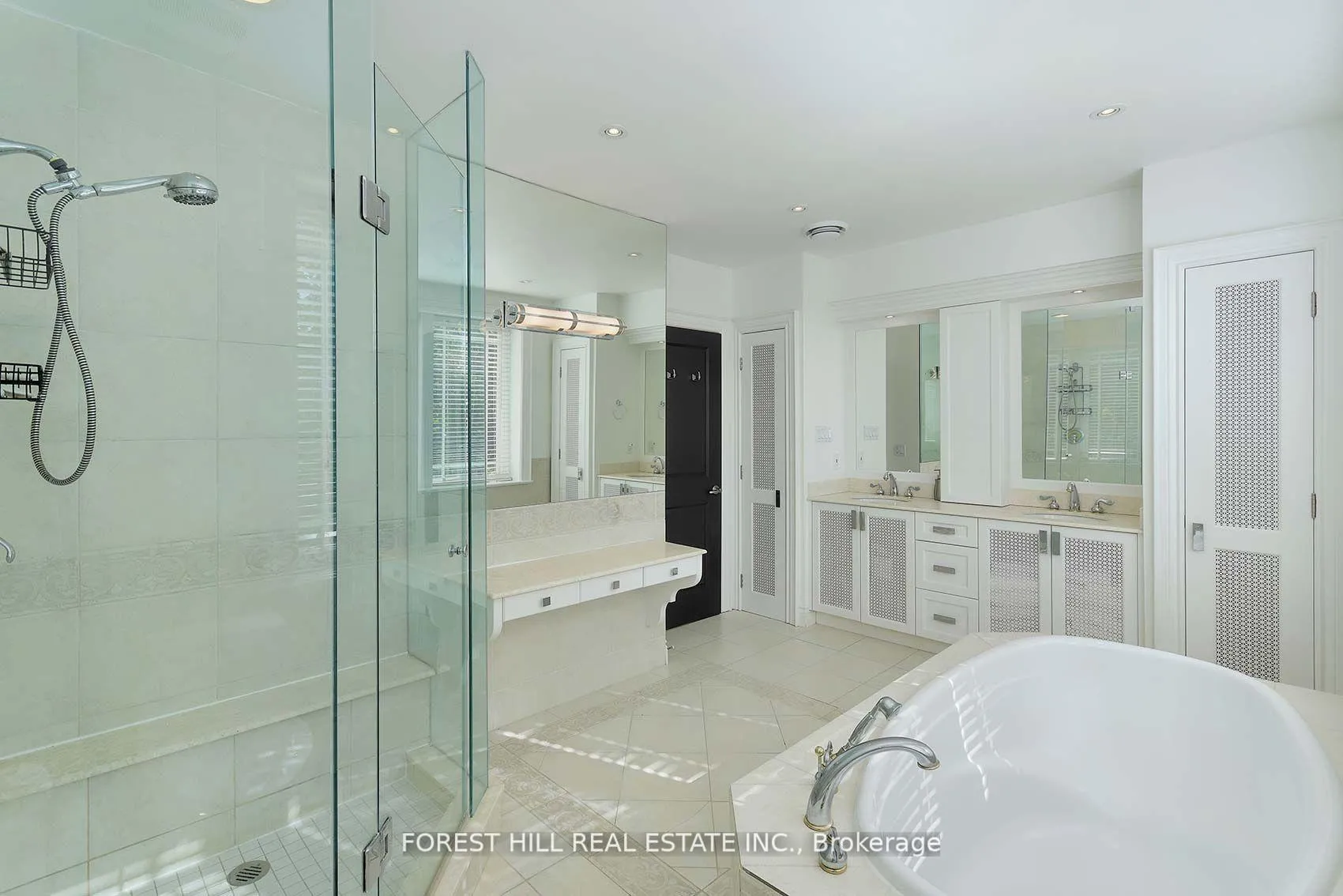 Photo 30 of 34 Forest Ridge Drive, Toronto, Forest Hill North — HOMEH