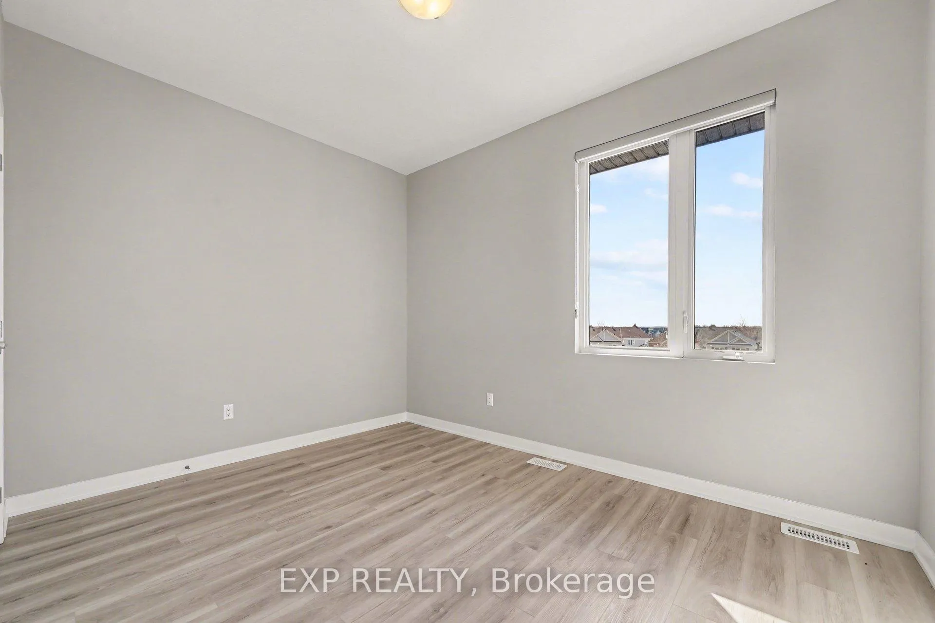 Photo 10 of Unit C, 503 Southfield Way, Ottawa, Avalon East — HOMEH