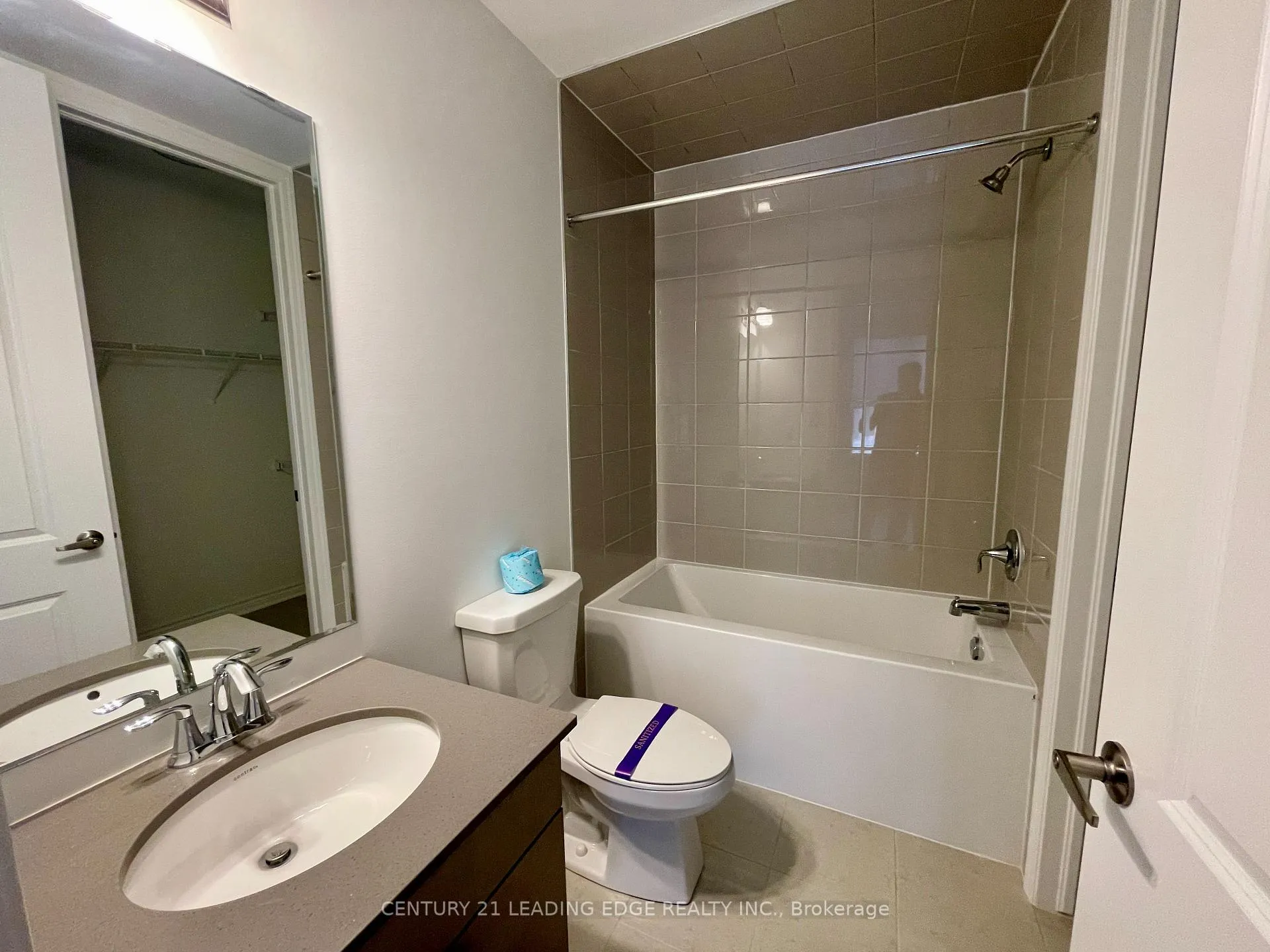 Photo 5 of 82 Avani Avenue, Markham, Rural Markham — HOMEH