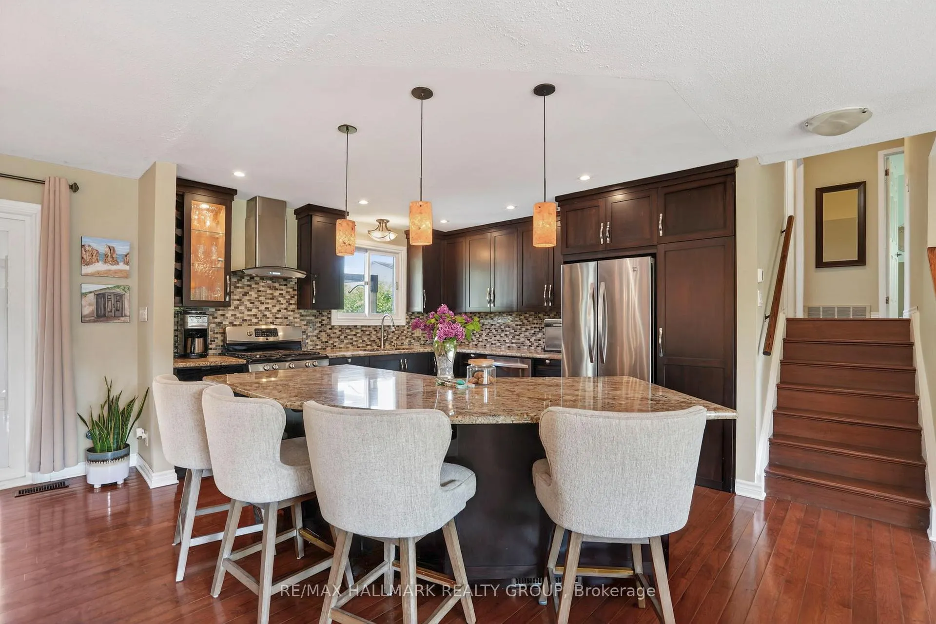 Photo 7 of 56 Dallaire Crescent, Ottawa, Richmond — HOMEH